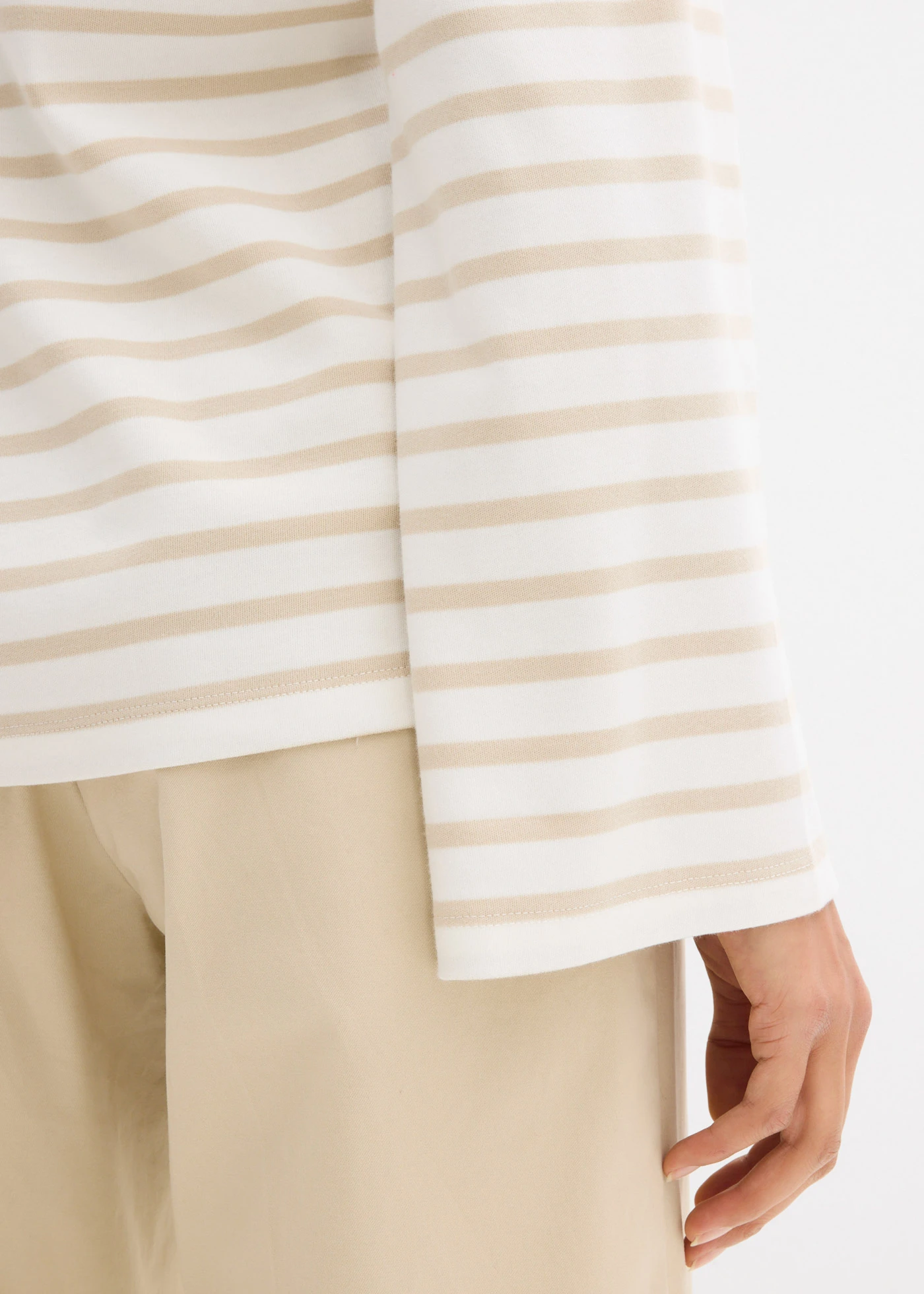 T-shirt manches longues rayé en coton • sable clair-écru rayé • Boutique bonprix