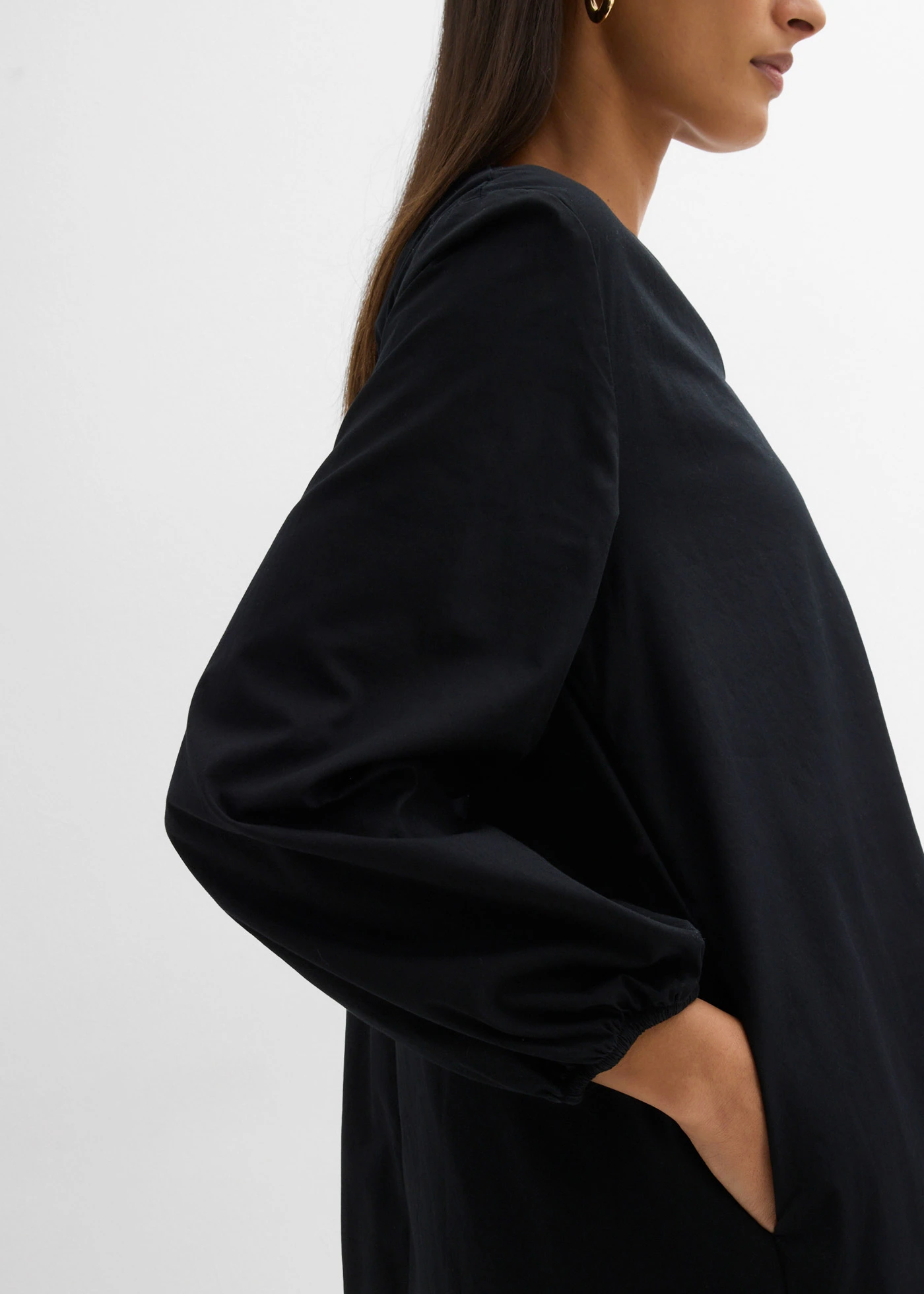 Robe-chemise à manches ballon • noir • Boutique bonprix