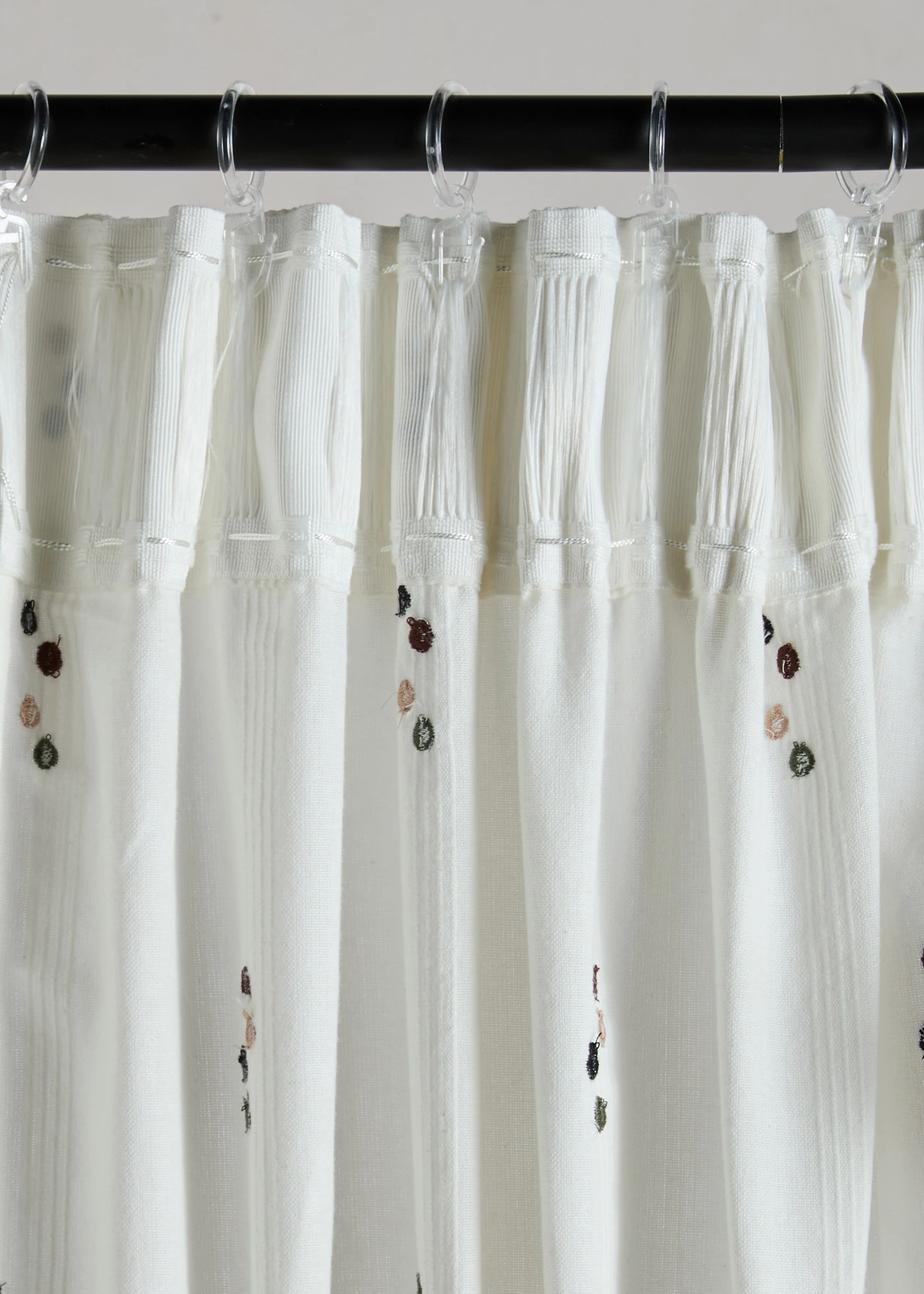 Draperie din bumbac organic țesut, cu puncte (1 buc.) • crem-gri-bej-negru-verde închis • magazin bonprix