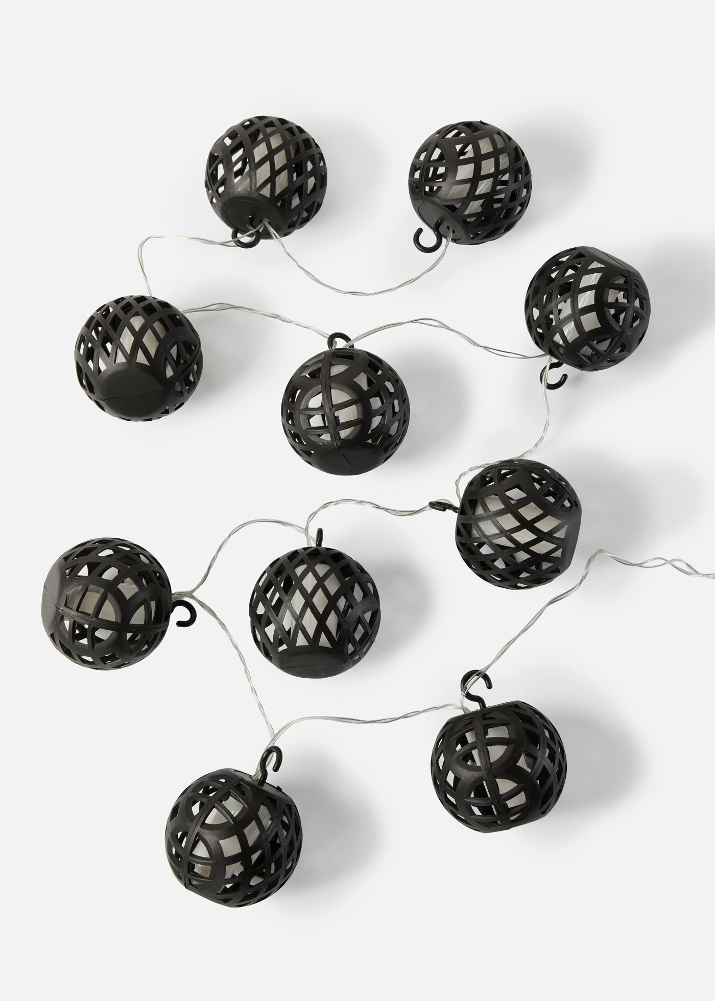 Instalație cu LED cu sfere din mesh • negru • magazin bonprix