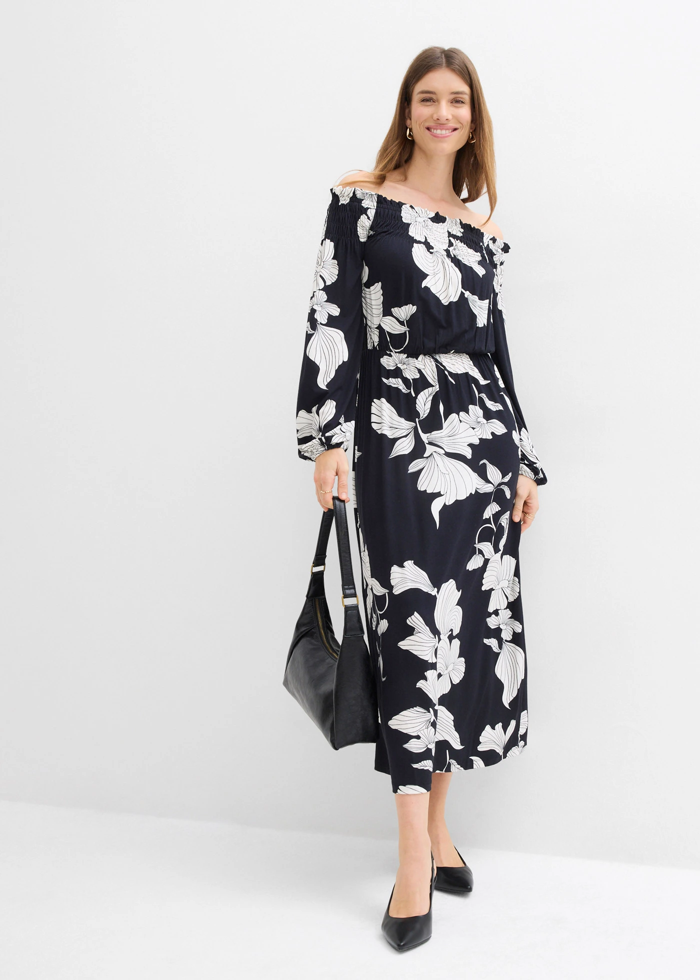 Robe à col Bardot en jersey viscose • noir floral • Boutique bonprix