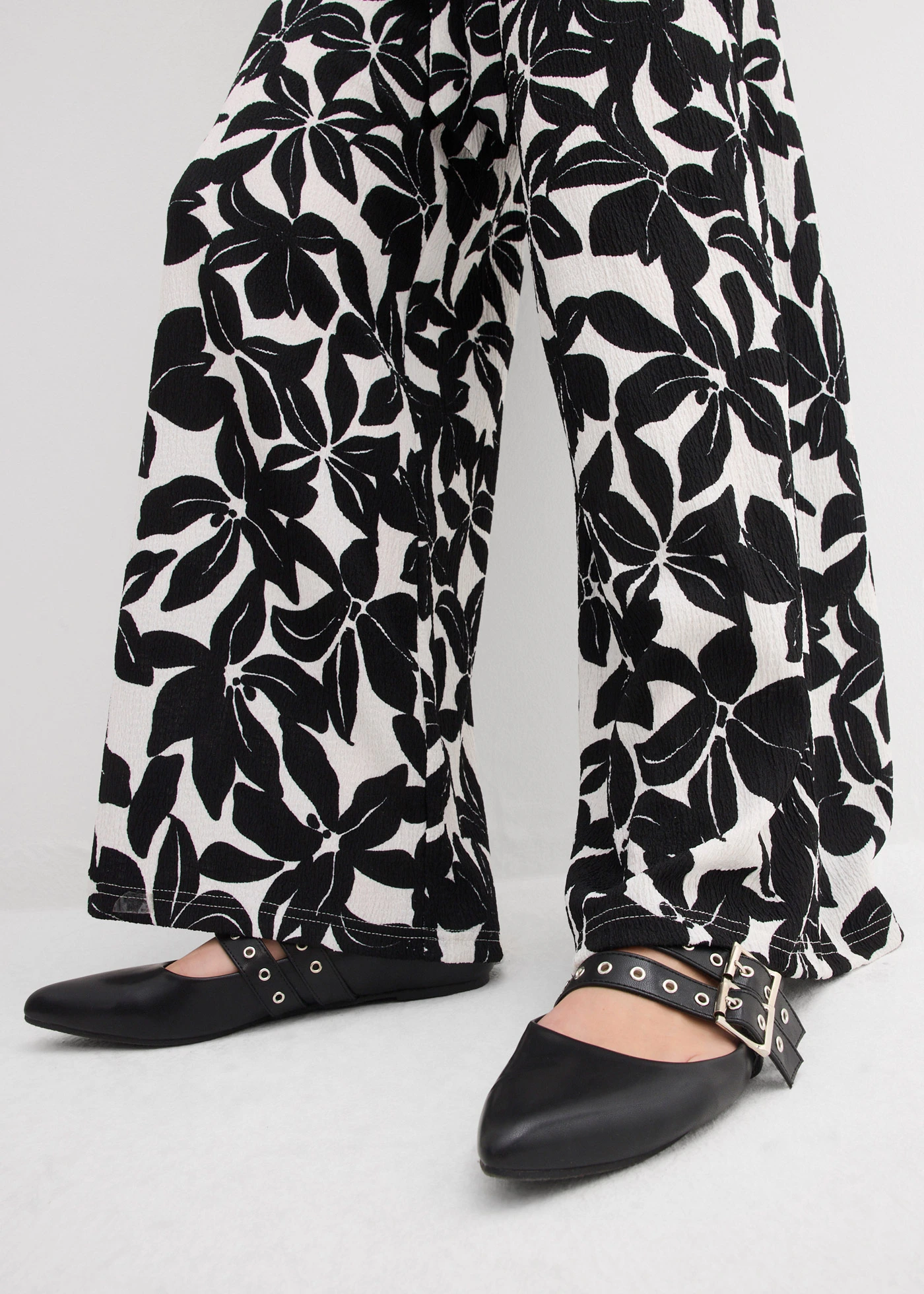 Jersey jumpsuit • crème-zwart gebloemd • bonprix online shop