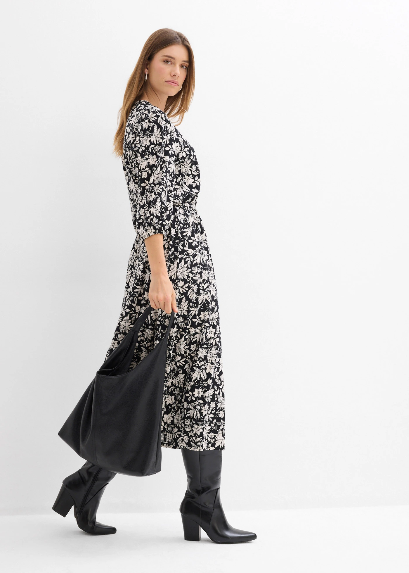 Robe en jersey viscose • noir-écru floral • Boutique bonprix