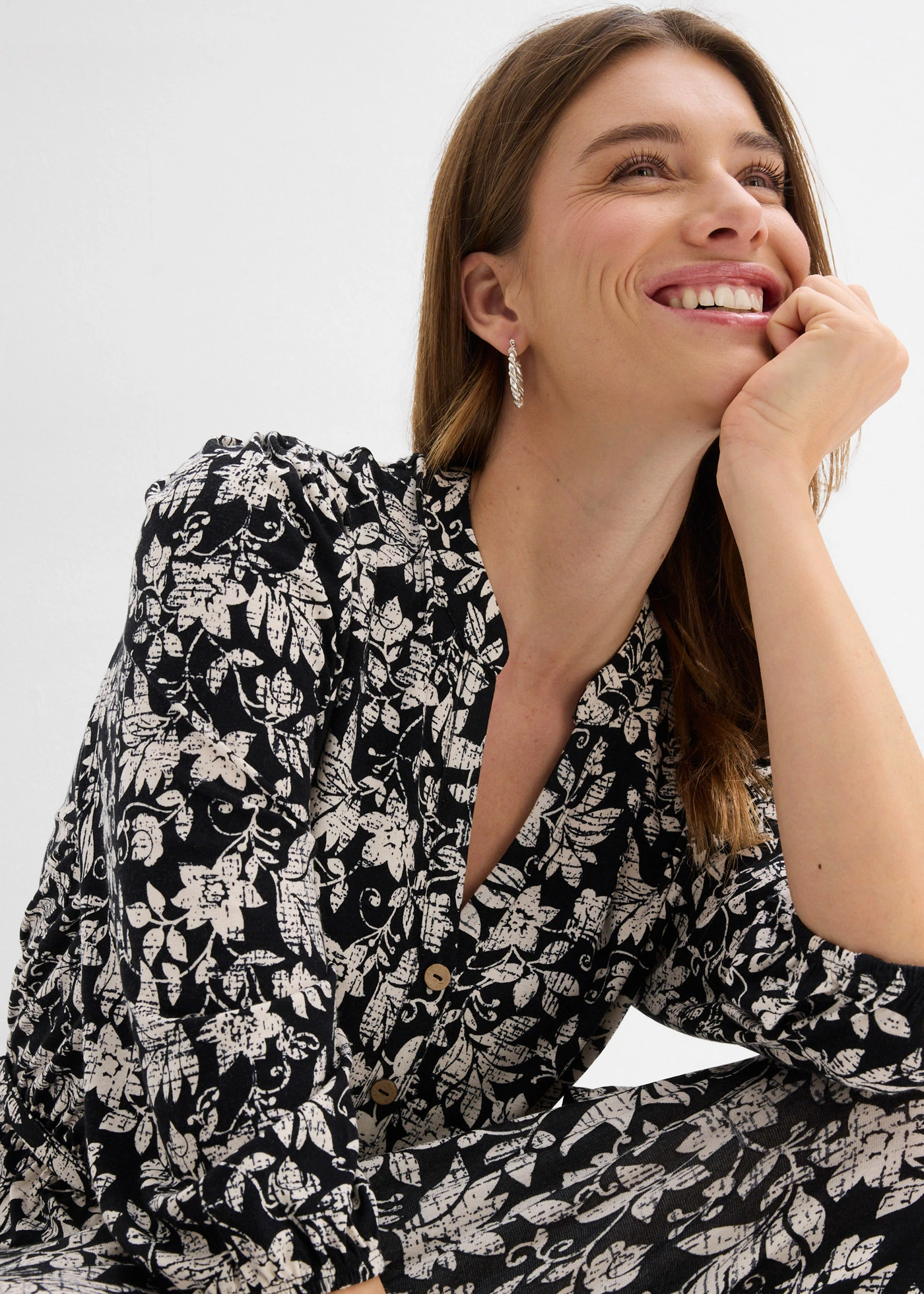 Robe en jersey viscose • noir-écru floral • Boutique bonprix