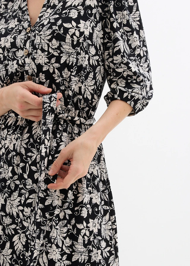 Jersey jurk in een viscosemix • zwart/wolwit gebloemd • product-page.page-title-suffix
