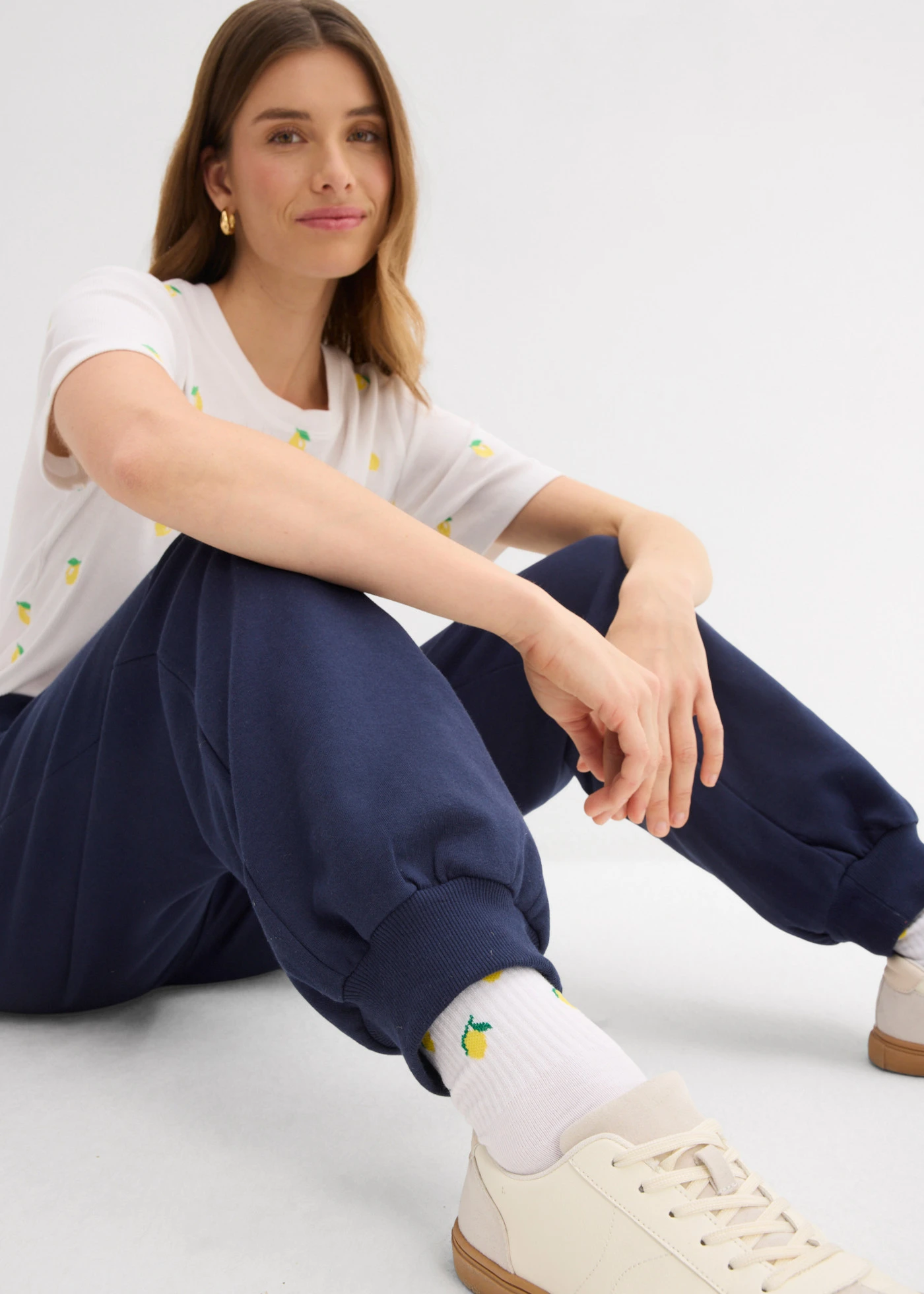 Pantaloni sport din bumbac 100% • bleumarin • magazin bonprix