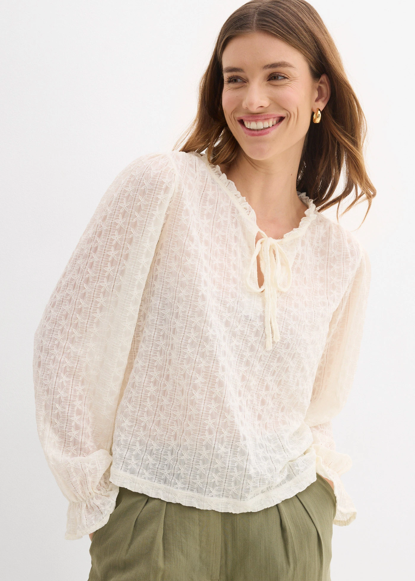 T-shirt à dentelle et manches ballon • ecru • Boutique bonprix