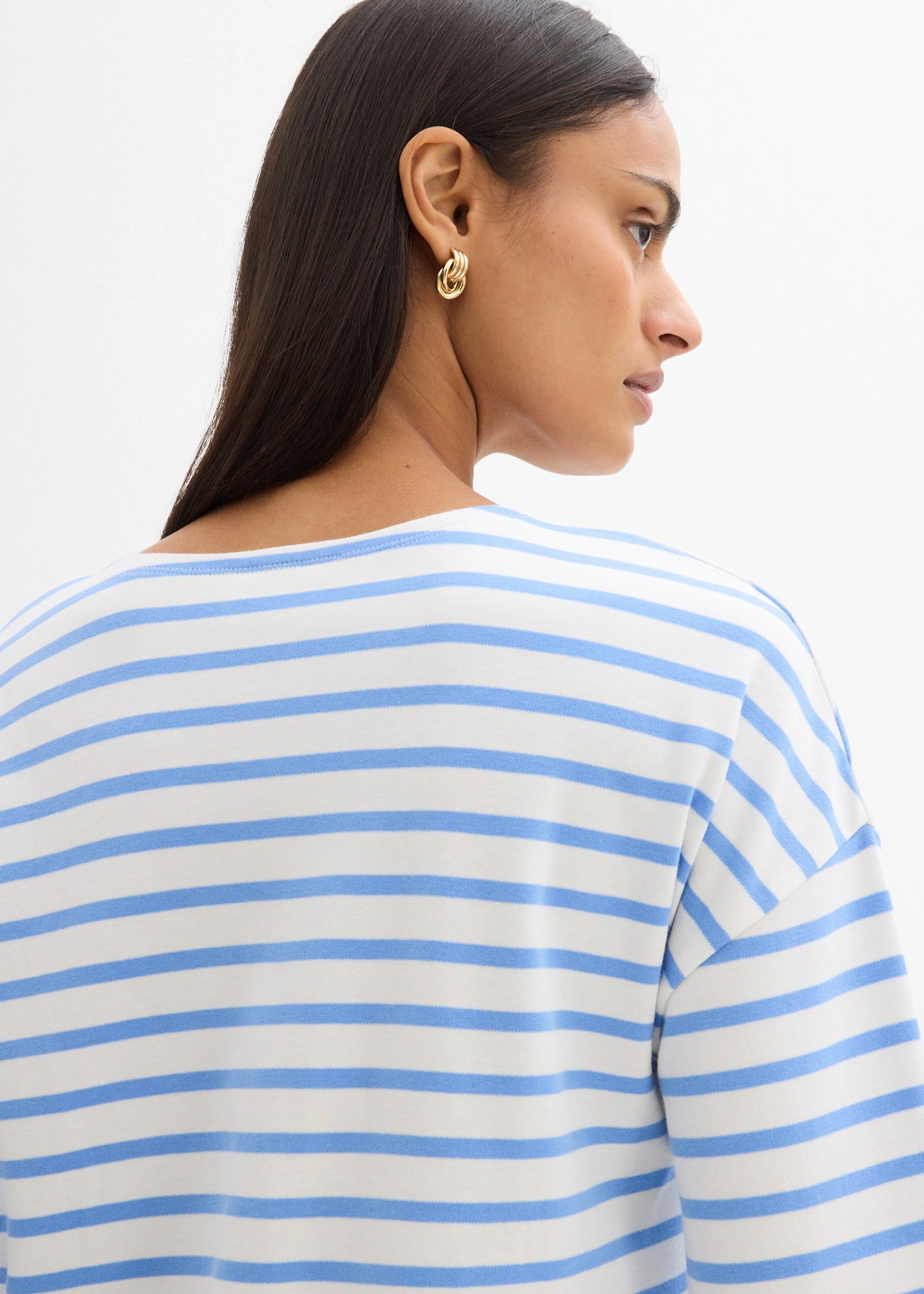 Tričko s dlhým rukávom, pásikované, z bio bavlny • stredne modrá-biela vlna priečne pásikovaná • obchod bonprix