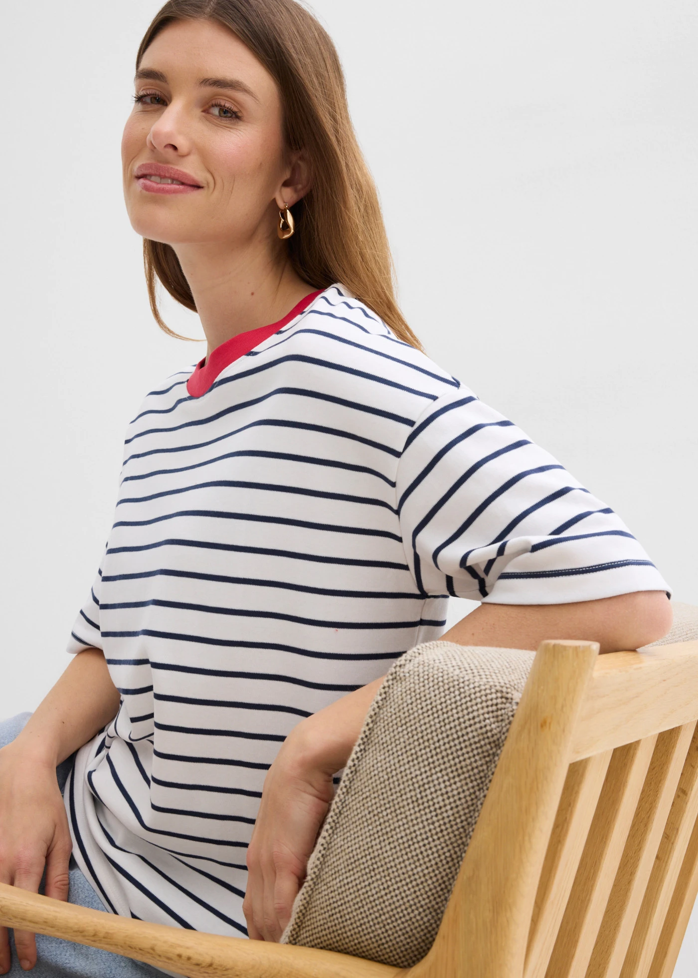 T-shirt oversize en coton épais • blanc + bleu foncé + rouge • Boutique bonprix