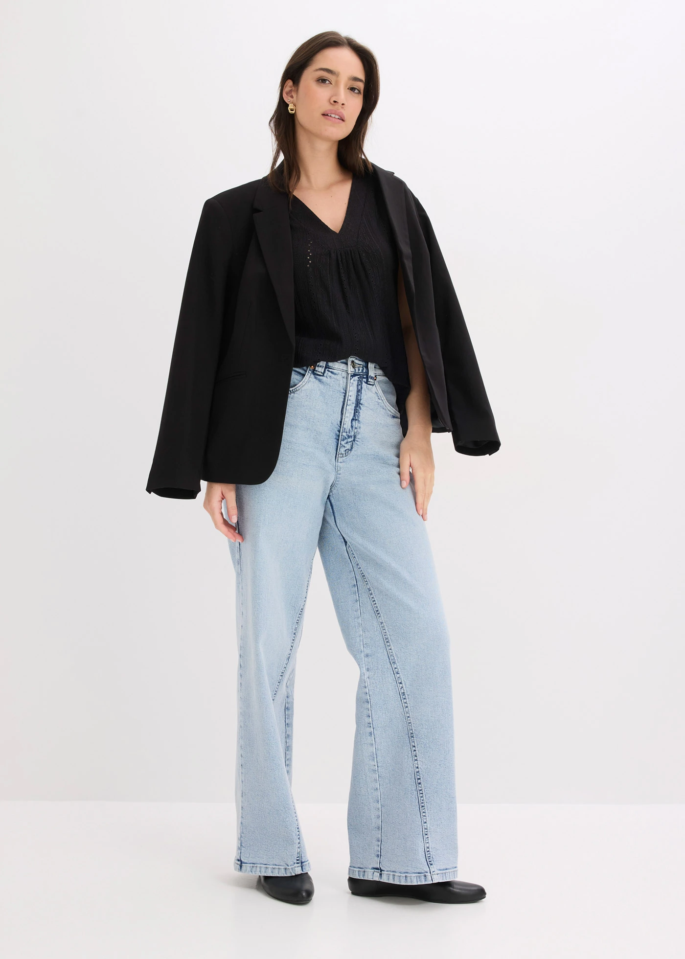 Bluză-top cu broderie perforată • negru • magazin bonprix