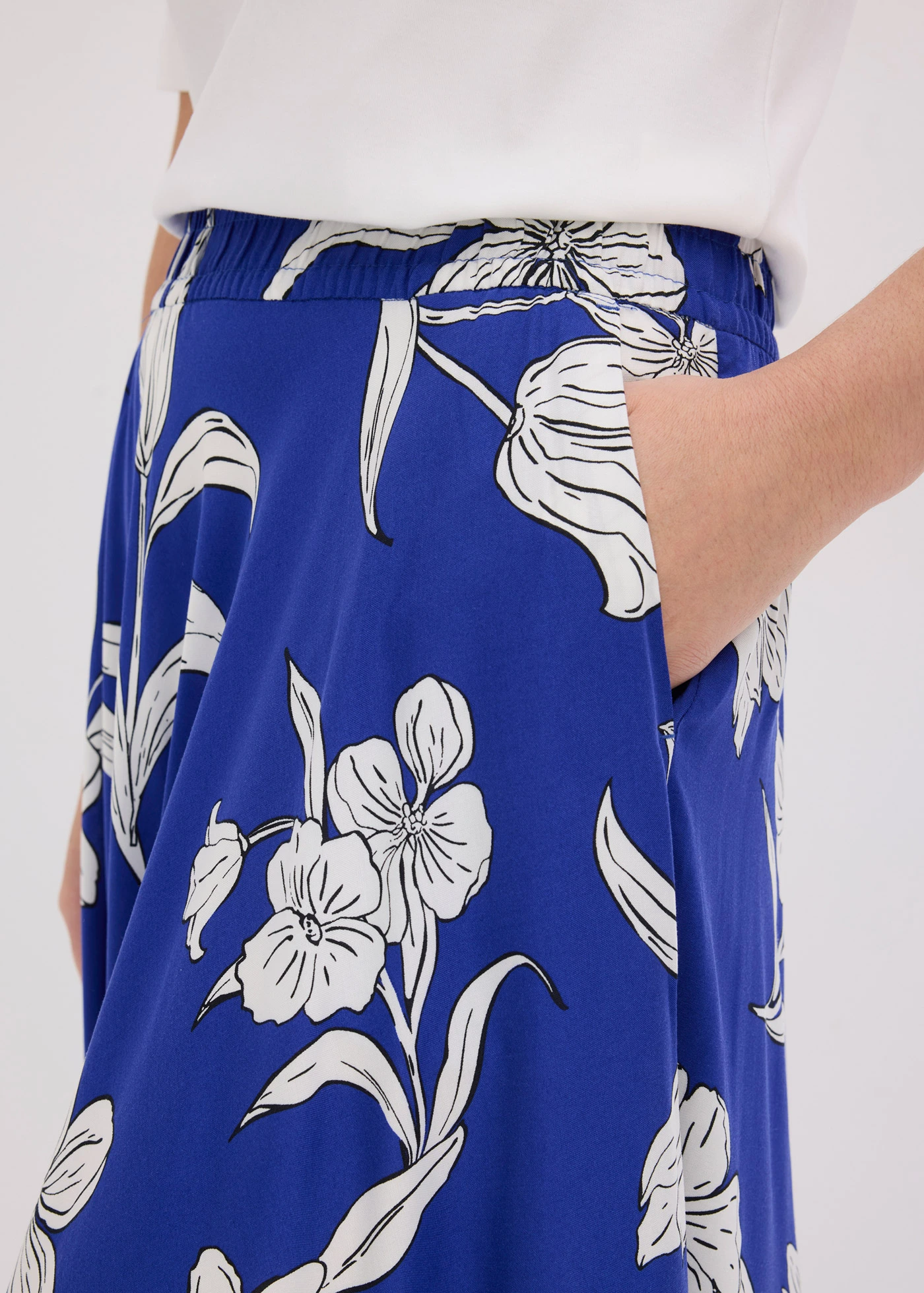Jupe longue • bleu floral • Boutique bonprix