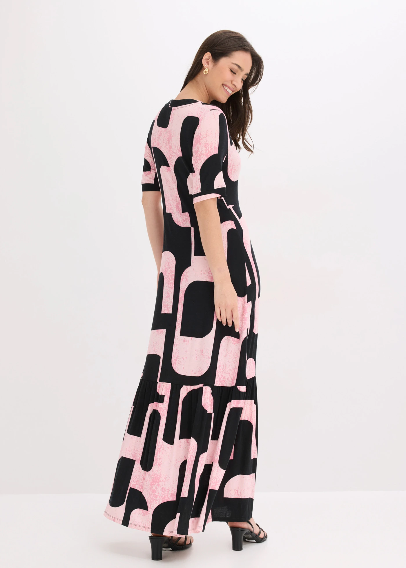 Robe longue en viscose extensible douce • noir/rose vif graphique • Boutique bonprix