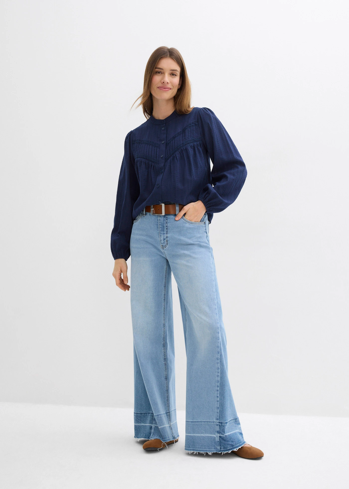 Chemisier brodé en coton • bleu foncé • Boutique bonprix