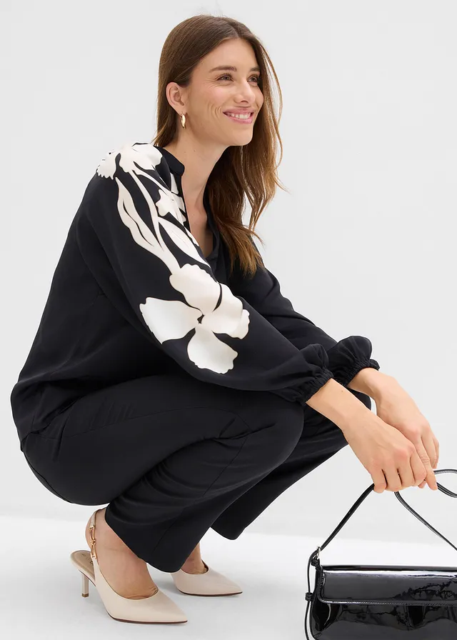 Tuniekblouse van soepel satijn • zwart gebloemd • product-page.page-title-suffix