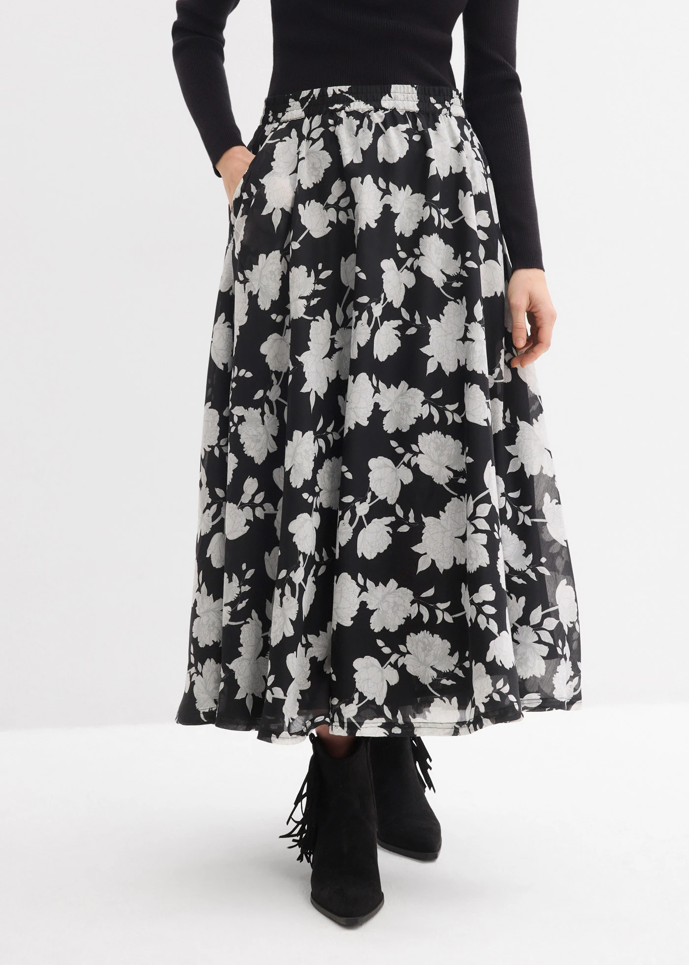 Fustă maxi • negru înflorat • magazin bonprix