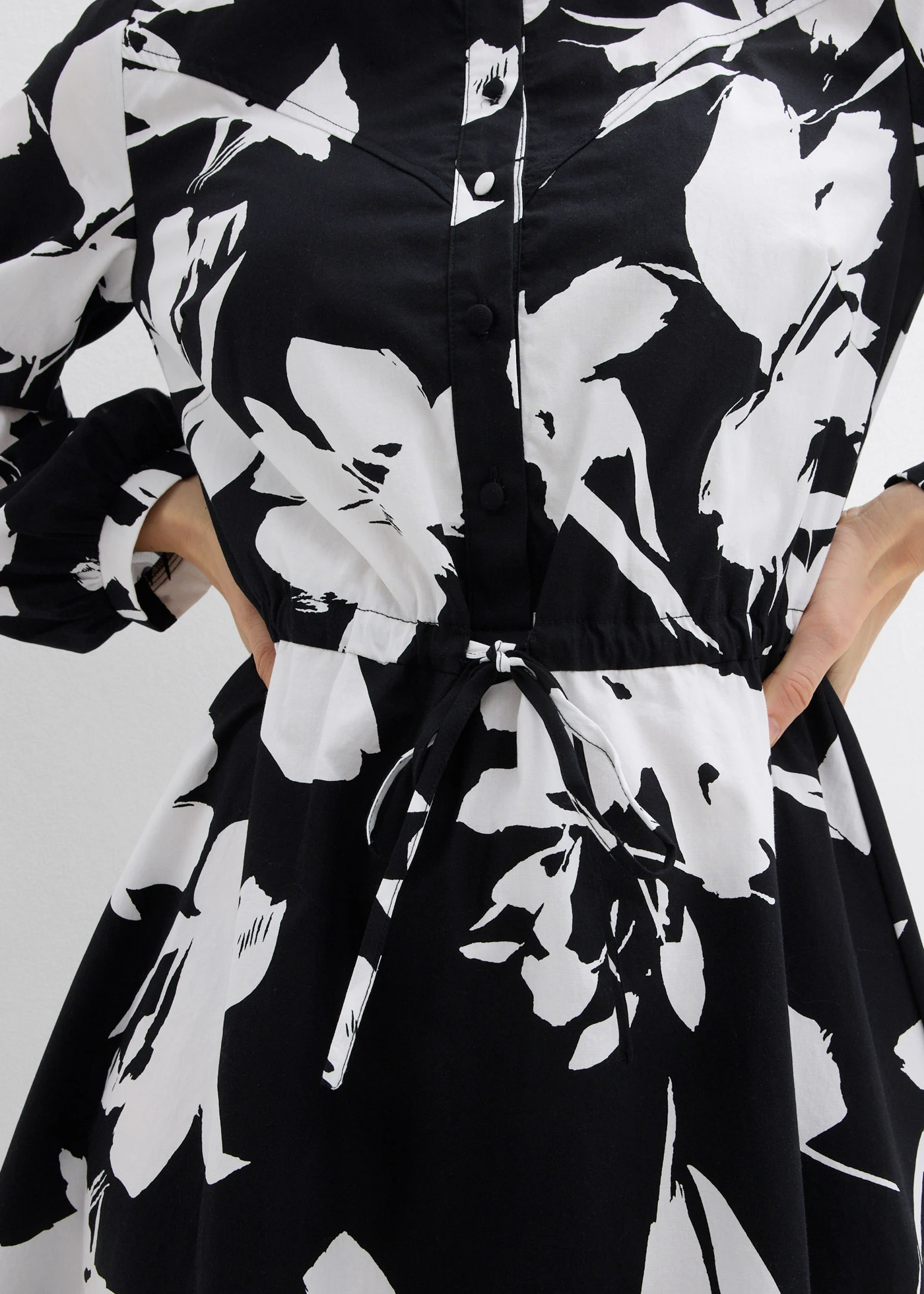 Robe-tunique 100% coton • noir-blanc floral • Boutique bonprix