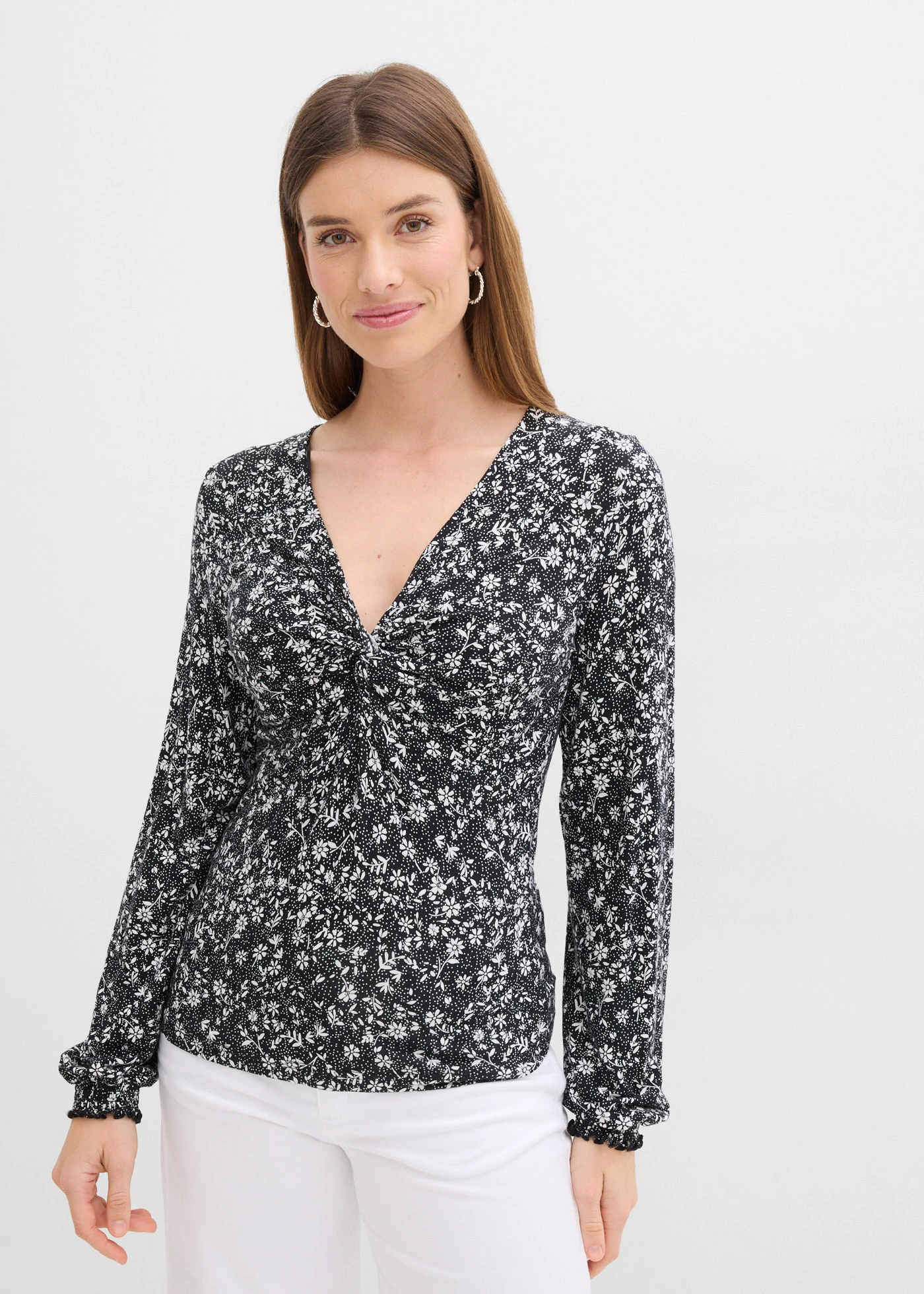 Shirt van soepele viscose • zwart/wolwit gebloemd • bonprix online shop
