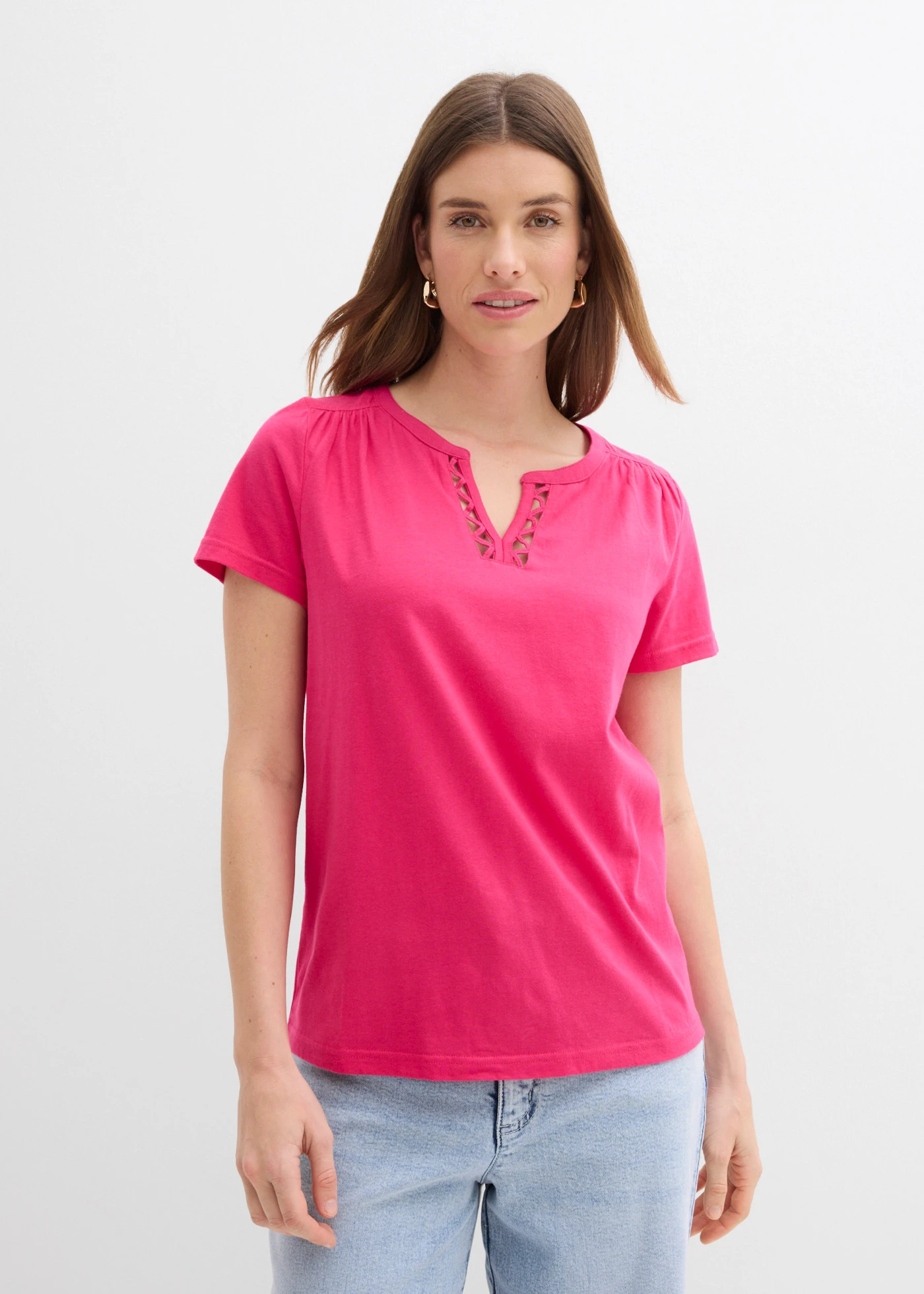 T-shirt en coton à encolure originale • fuchsia • Boutique bonprix