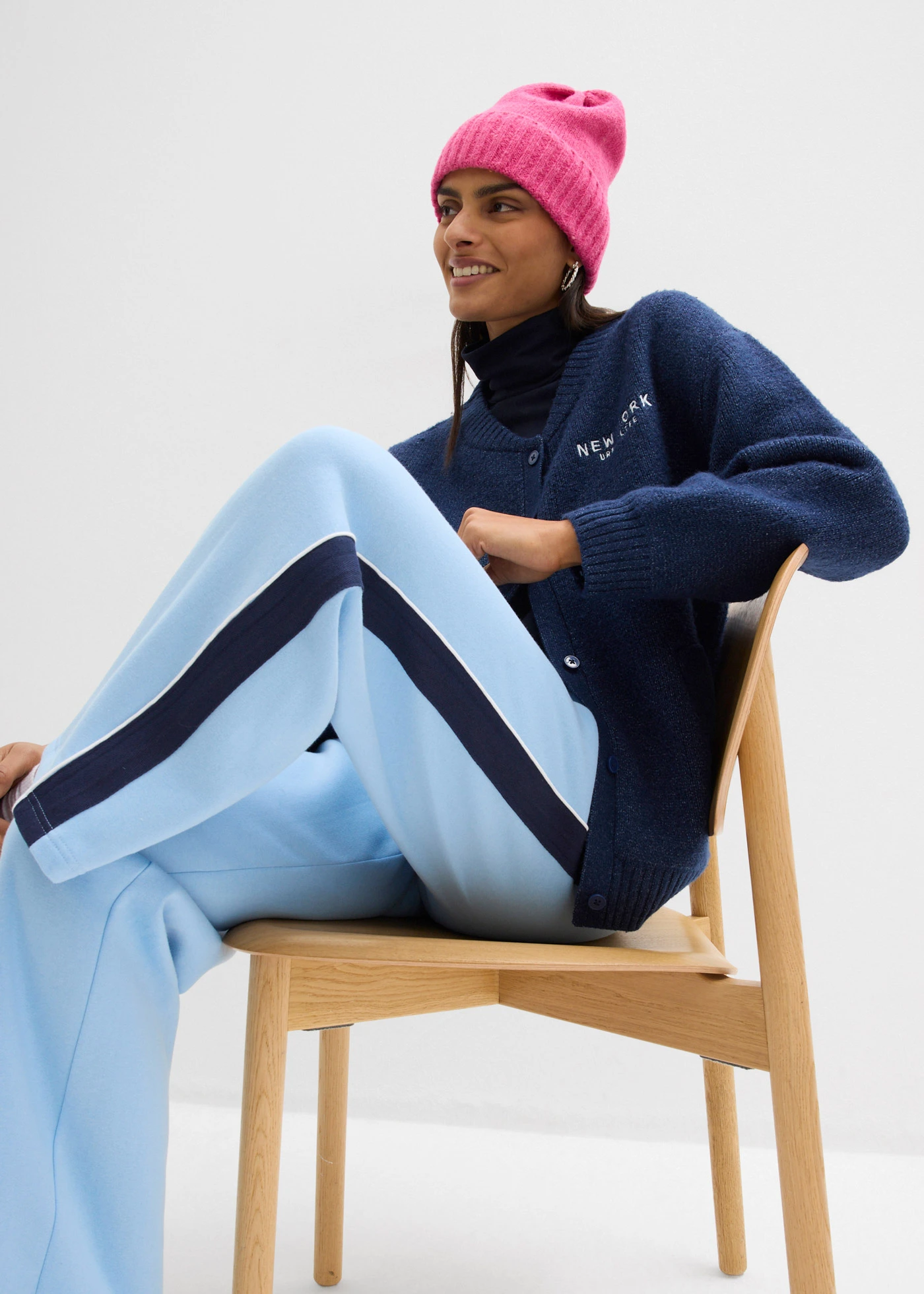 Sweatpants van een katoenmix • lichtblauw-donkerblauw • bonprix online shop