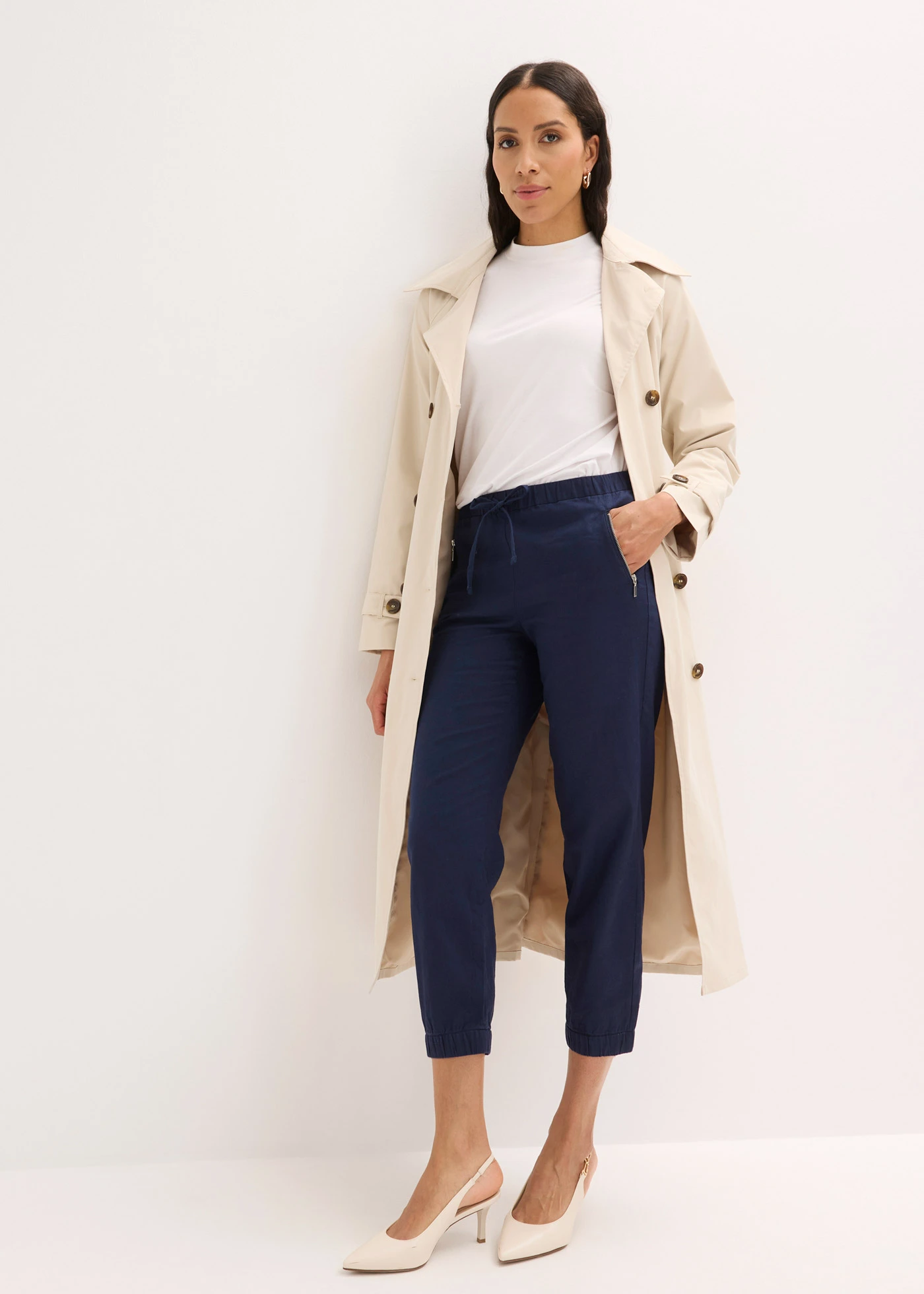 Pantaloni din material vaporos cu in, lungime 7/8 • bleumarin • magazin bonprix