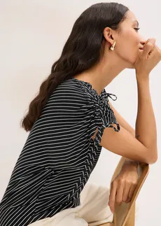 Tričko z jemnej viskózy • biela/čierna pásikovaná • obchod bonprix