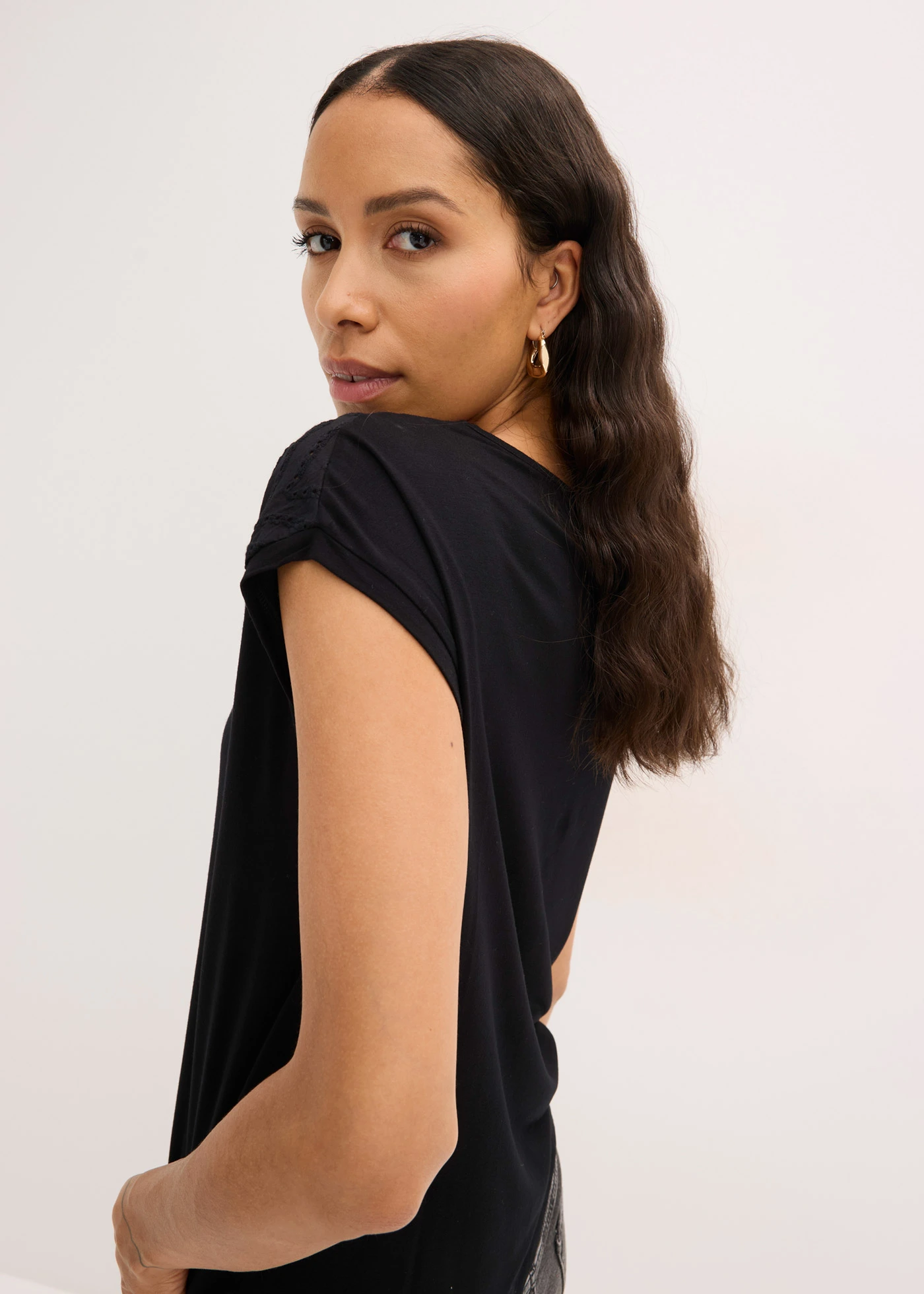 Shirt van soepele viscose • zwart • bonprix online shop