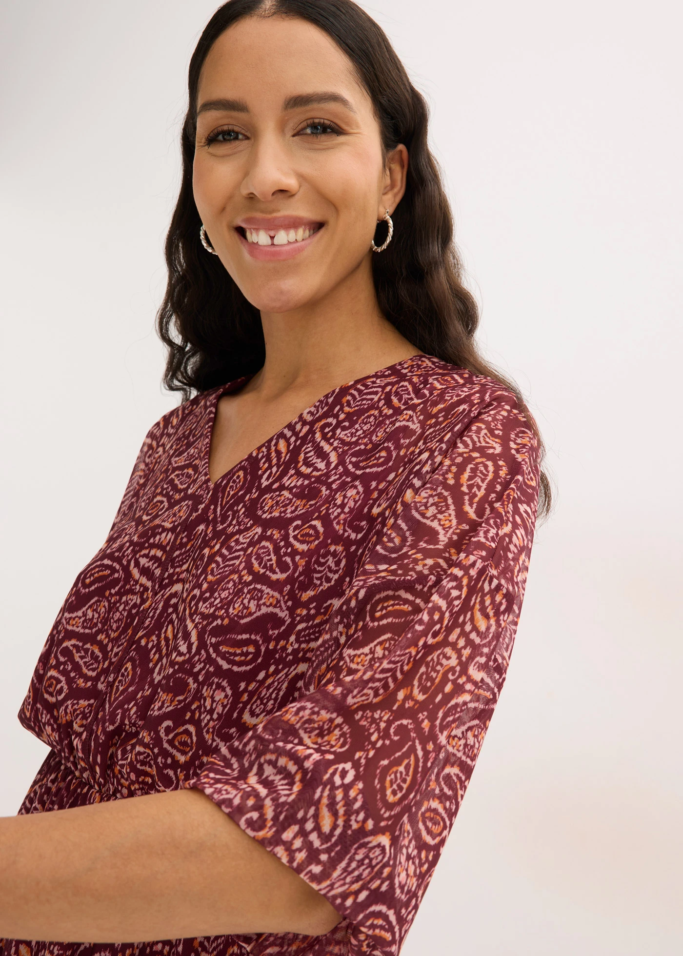 Dzsörzé ruha finom neccből • rubinvörös-mintás • bonprix áruház