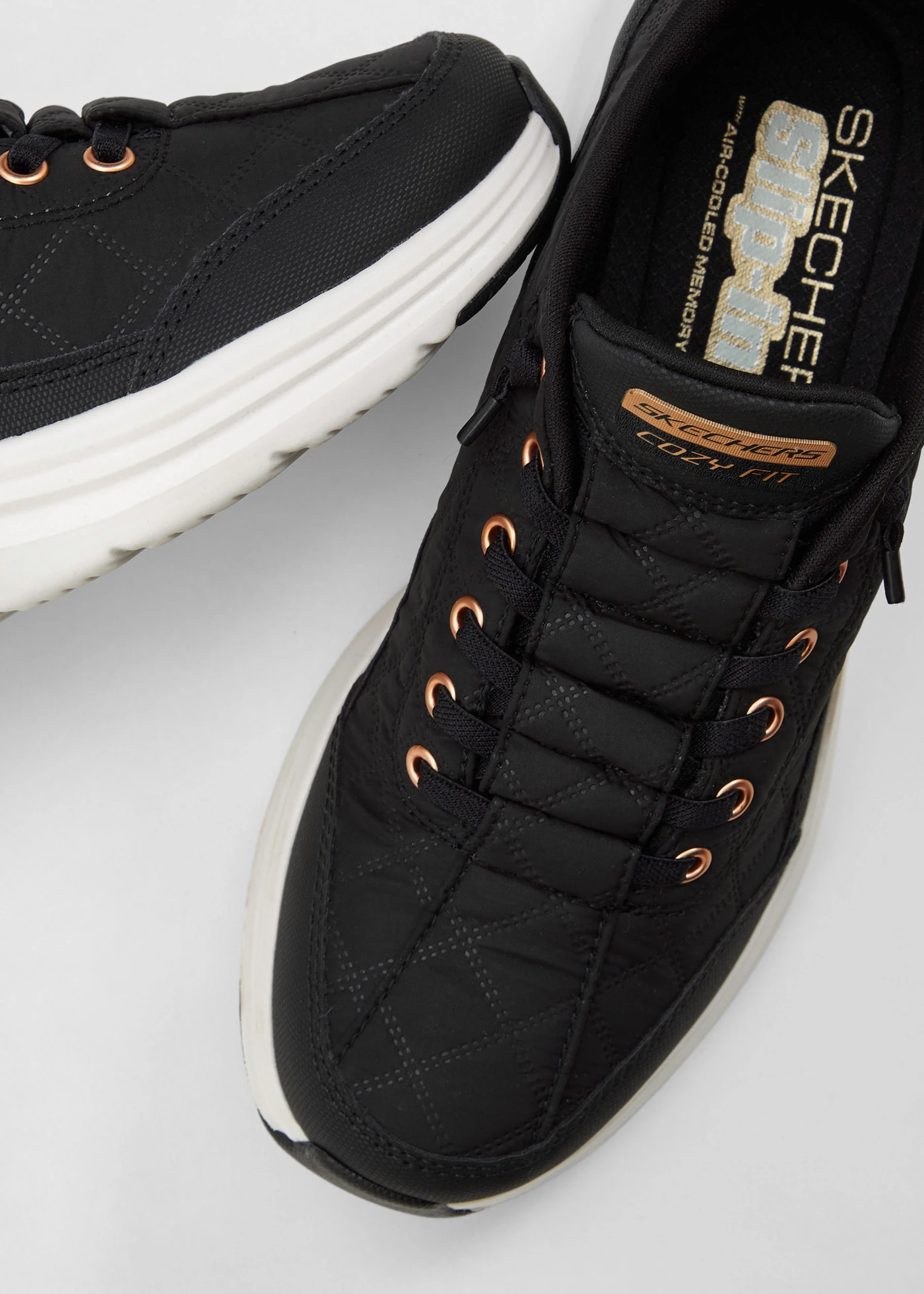 Skechers Slip-In szabadidőcipő Memory habszivaccsal • fekete • bonprix áruház