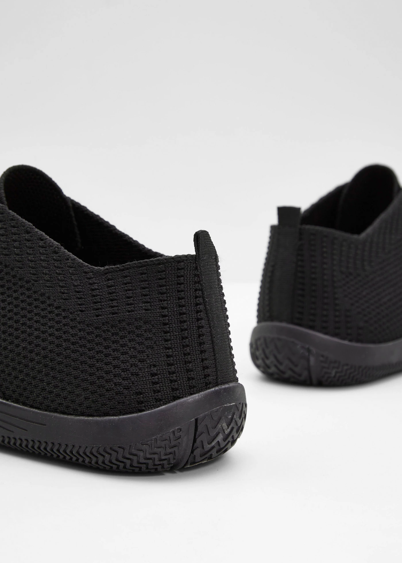 Buty barefoot z elastyczną podeszwą • czarny • sklep bonprix