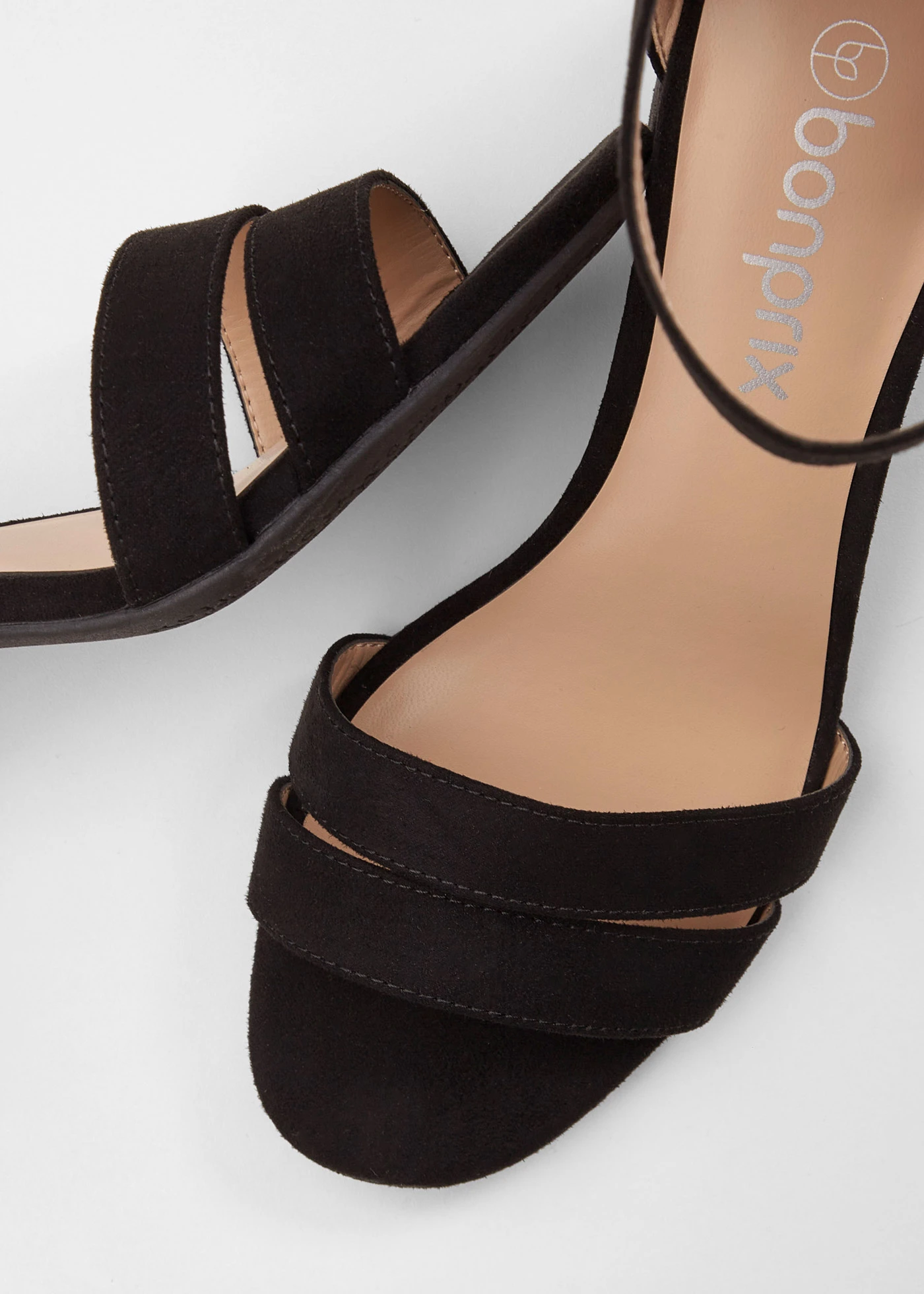 Sandaletten met een blokhak • zwart • bonprix online shop