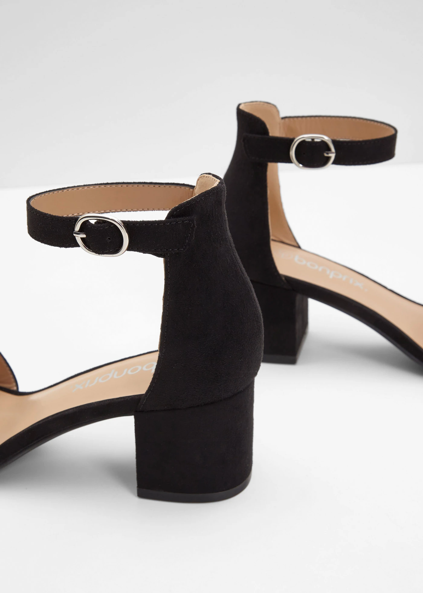 Sandaletten met een blokhak • zwart • bonprix online shop