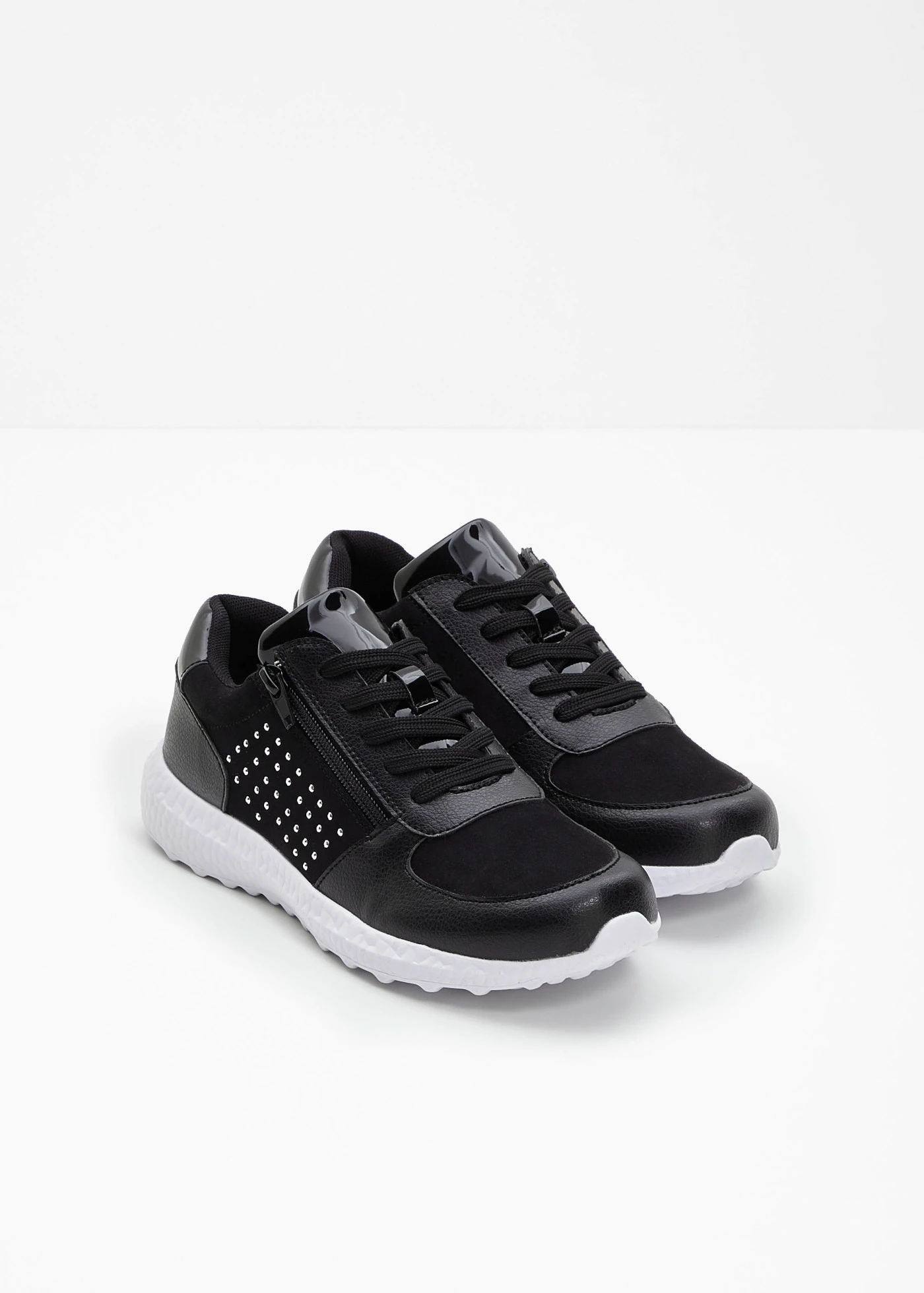 Sneakersy z błyszczącymi kamieniami • czarny • sklep bonprix