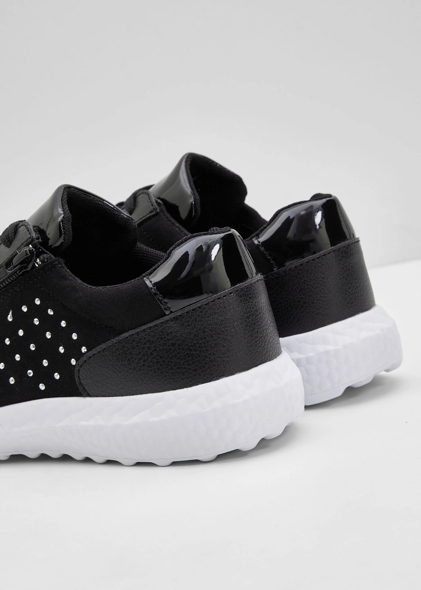 Sneakers • zwart • bonprix online shop