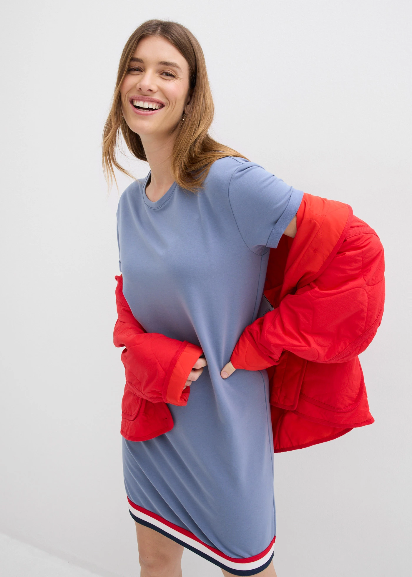 Rochie din jerse din amestec moale de viscoză • albastru fumuriu • magazin bonprix