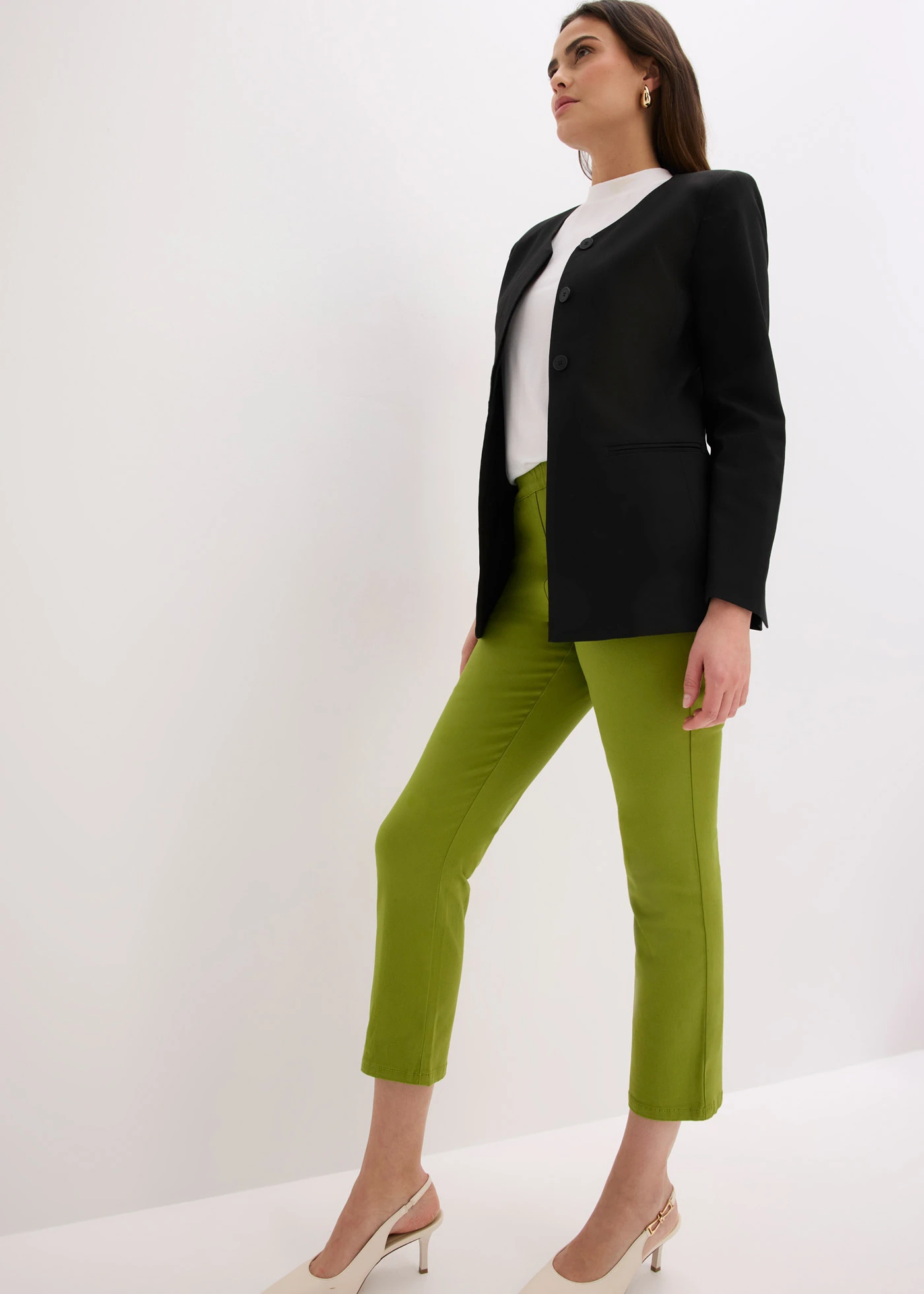 Pantaloni 7/8 cu talie elastică, cu stretch • verde mușchi • magazin bonprix