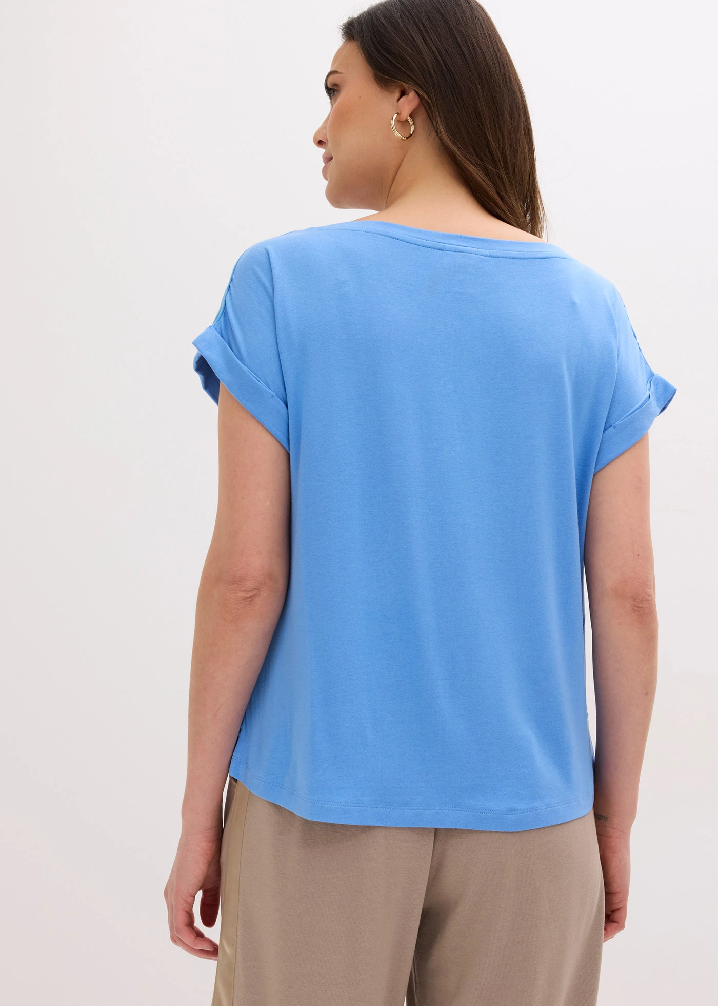 T-shirt à broderies anglaises • bleu moyen • Boutique bonprix