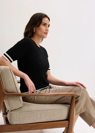 Pulover ajurat cu fir moale și pufos • negru/ecru • magazin bonprix