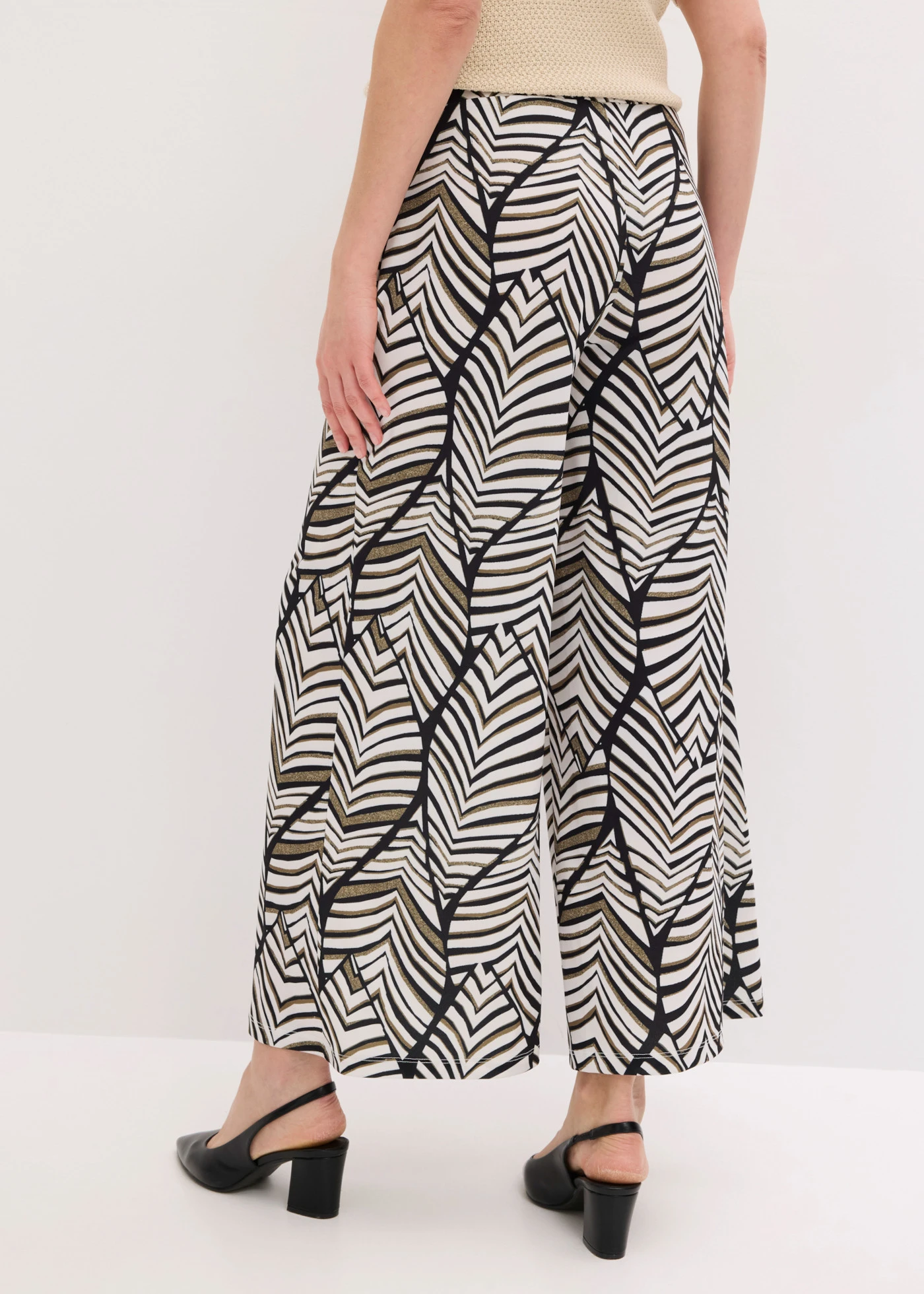 Pantaloni largi din jerse • negru-alb perlat cu imprimeu • magazin bonprix