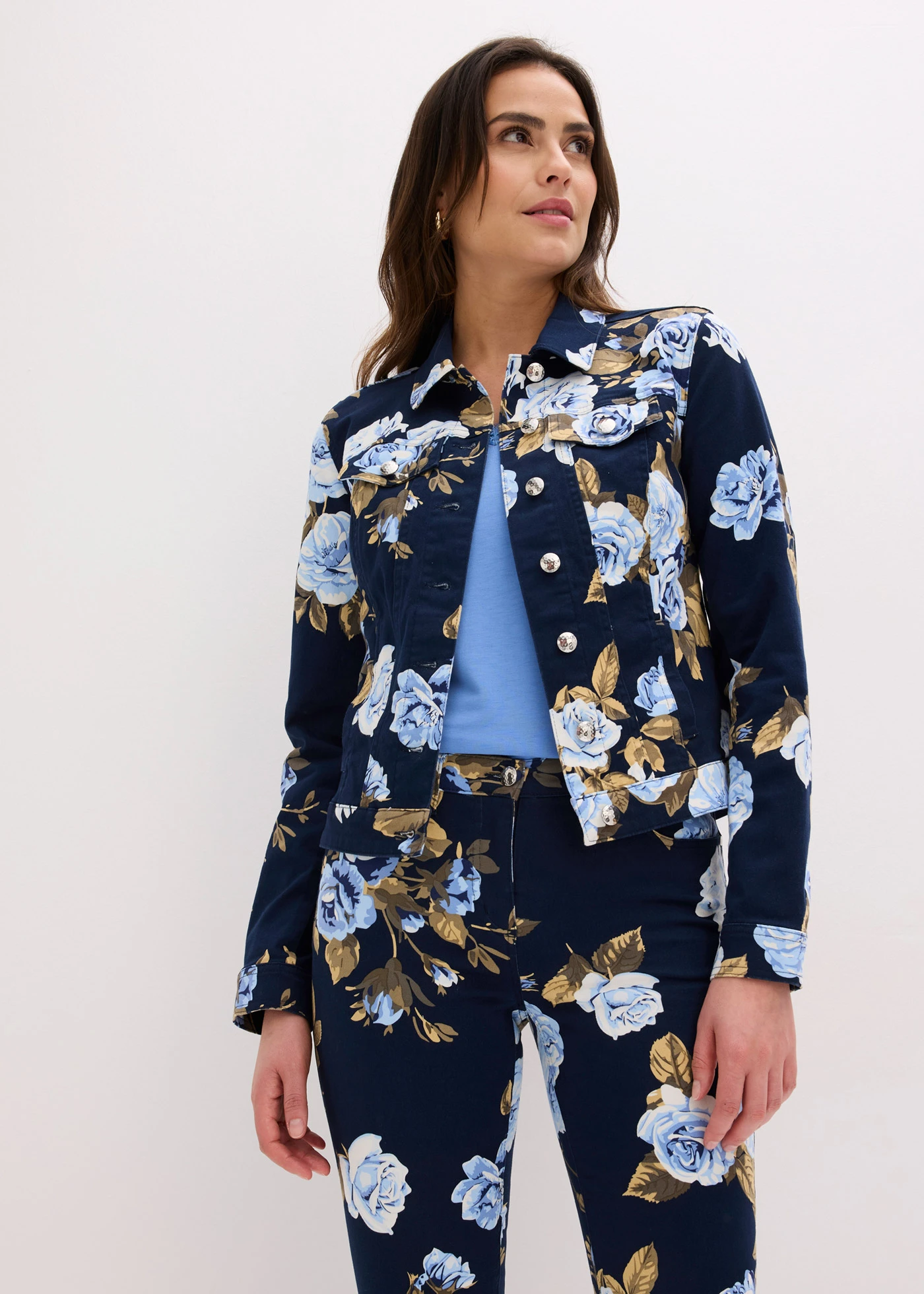 Twill jas van katoen • donkerblauw gebloemd • bonprix online shop