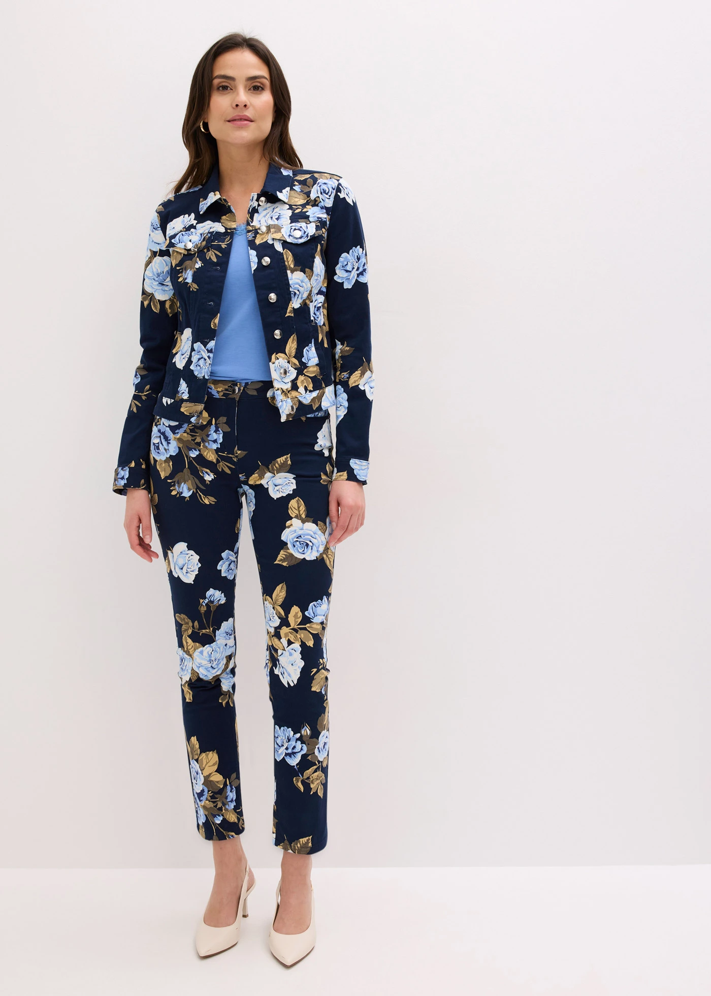 Geacă din twill de bumbac • bleumarin floral • magazin bonprix