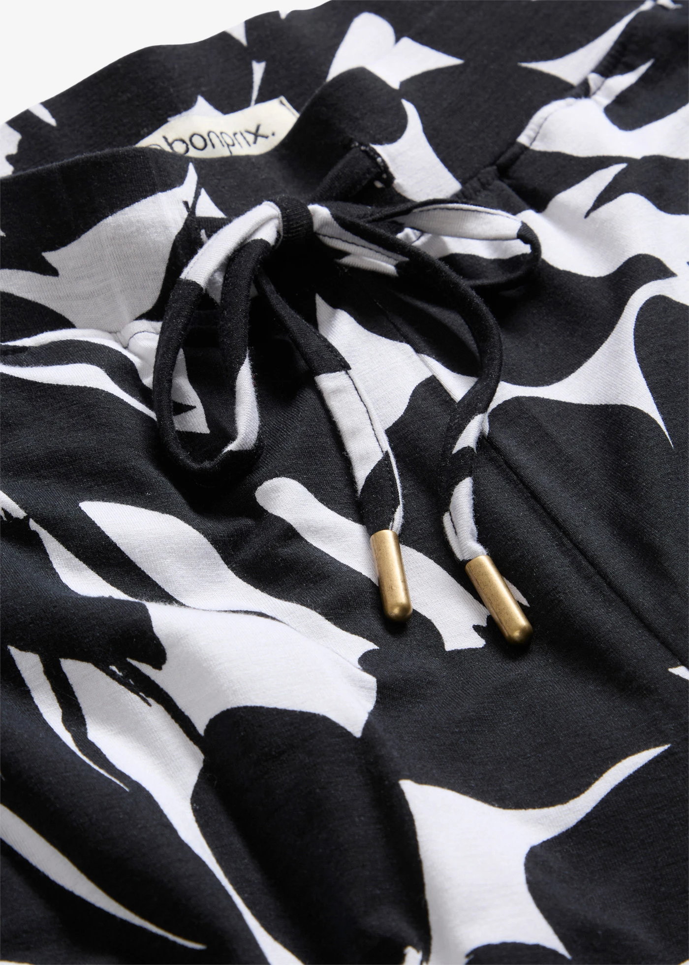 Džersejové nohavice z viskózového mixu • čierna/biela potlačená • obchod bonprix