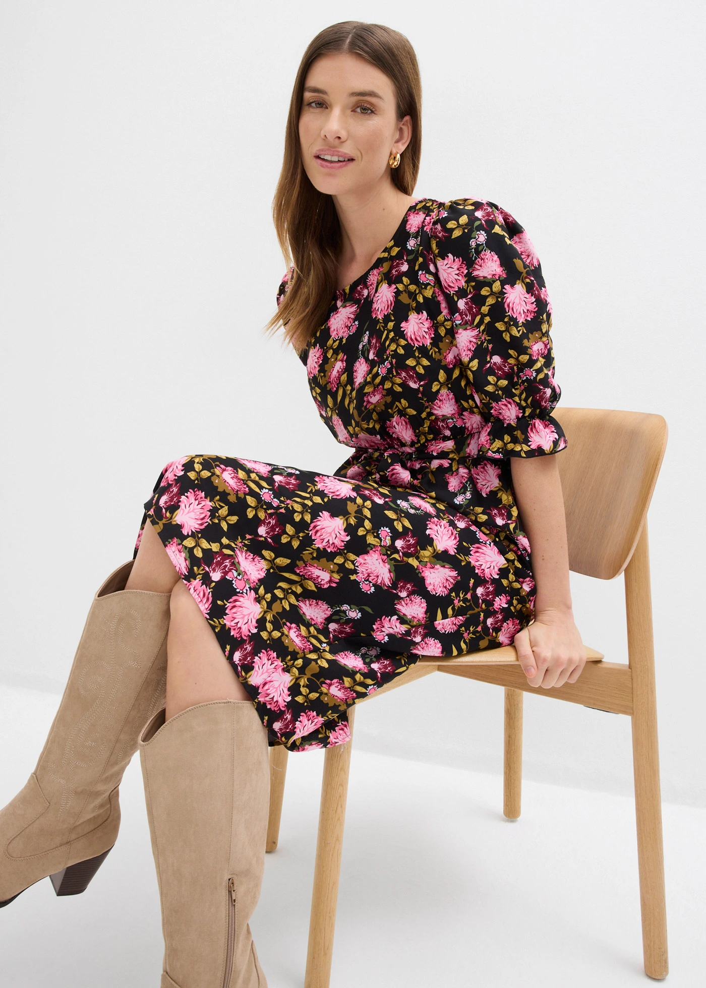 Midi jurk met pofmouwen • zwart/kristalroze/matpink gebloemd • bonprix online shop