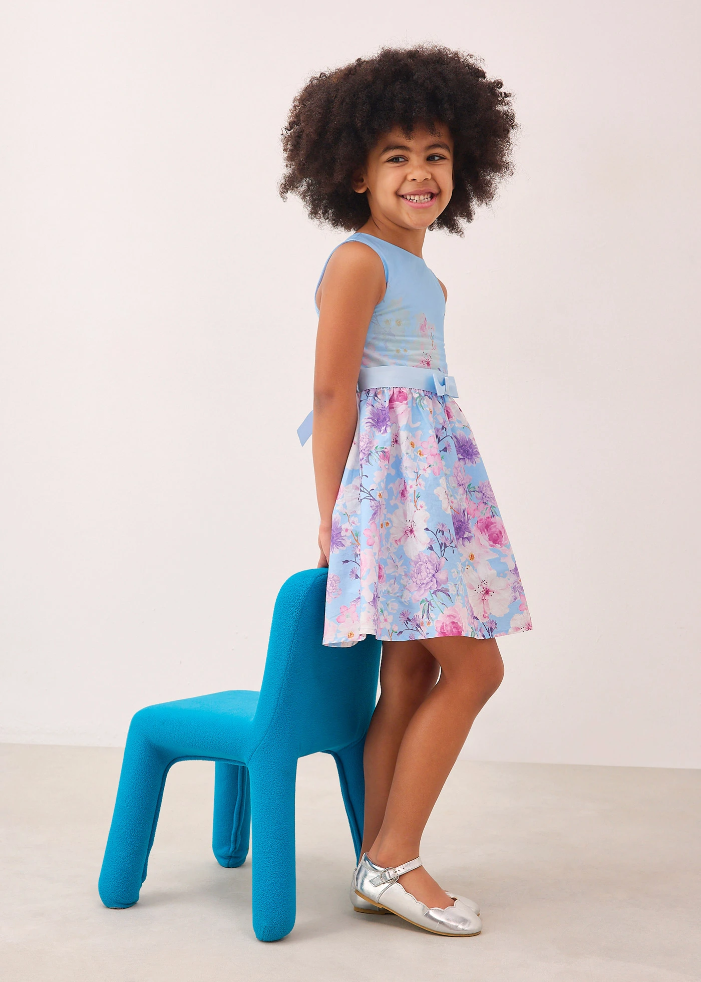 Rochie evazată • bleu înflorat • magazin bonprix