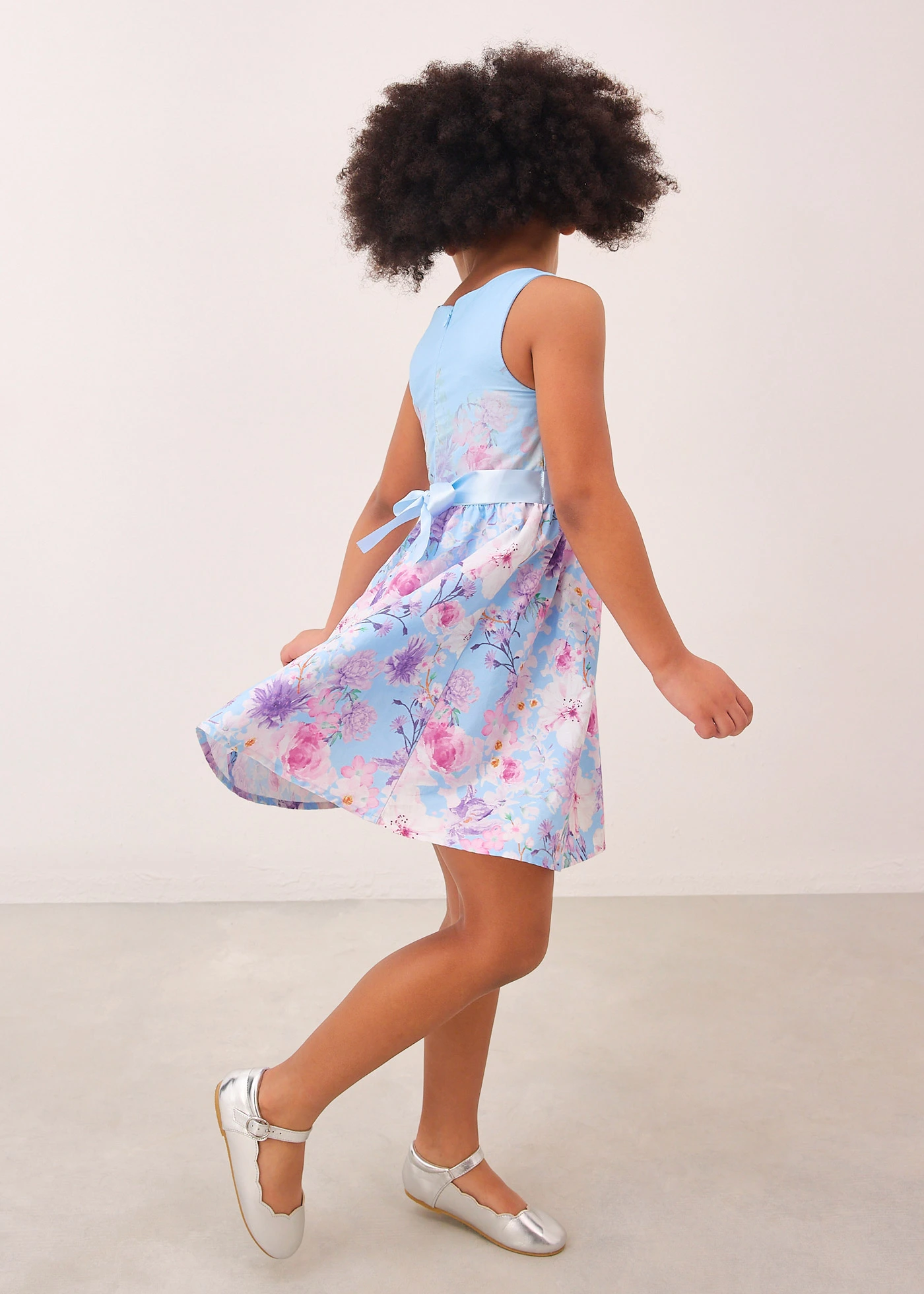 Robe évasée • bleu clair floral • Boutique bonprix
