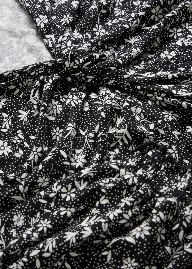 T-shirt en viscose fluide • noir/écru floral • product-page.page-title-suffix