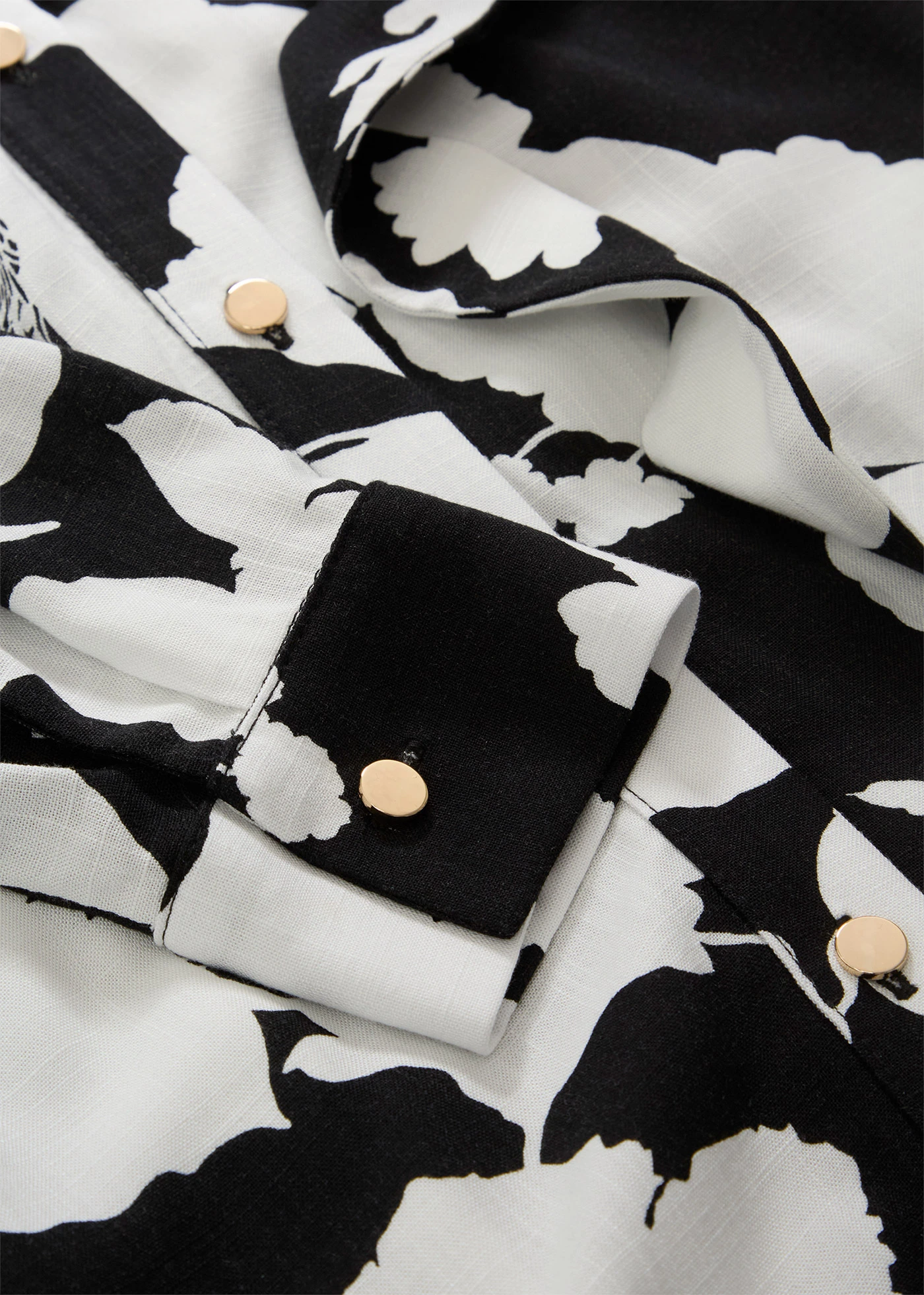 Blousejurk van soepele viscose • zwart-wit gebloemd • bonprix online shop