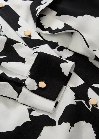 Robe-chemise en viscose fluide • noir-blanc floral • Boutique bonprix