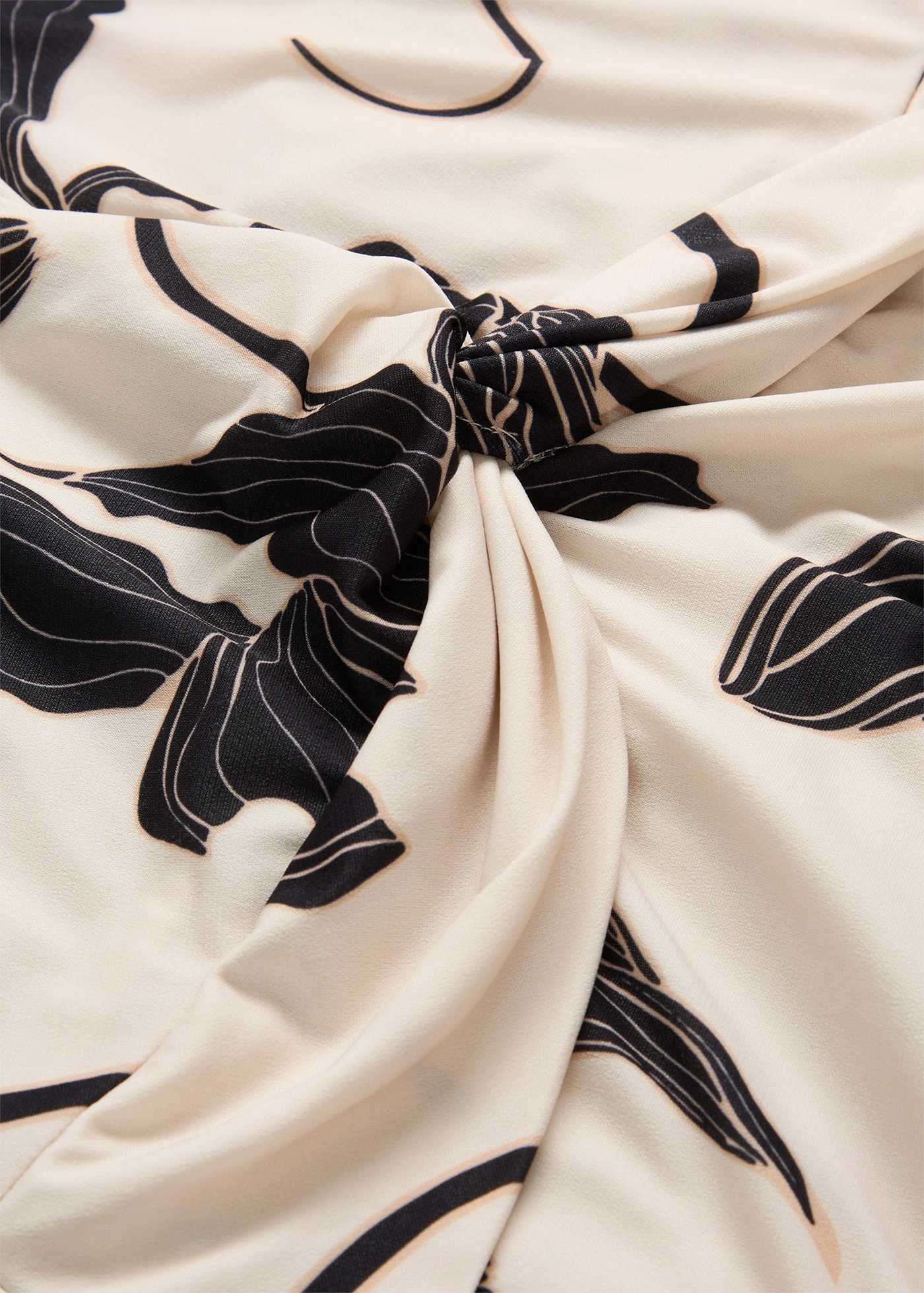 T-shirt • crème-noir floral • Boutique bonprix