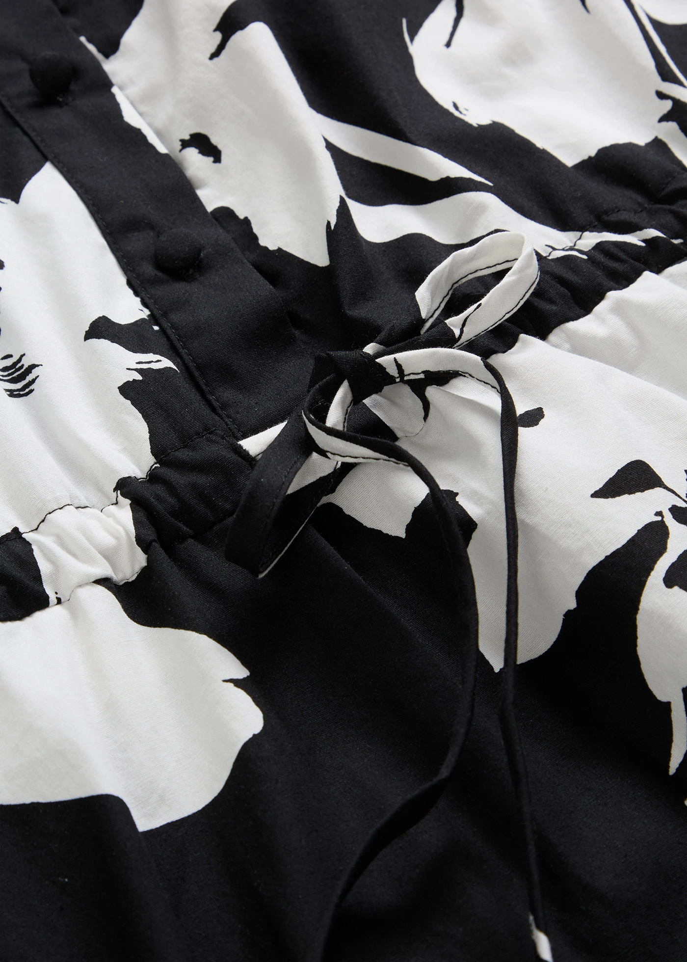 Robe-tunique 100% coton • noir-blanc floral • Boutique bonprix