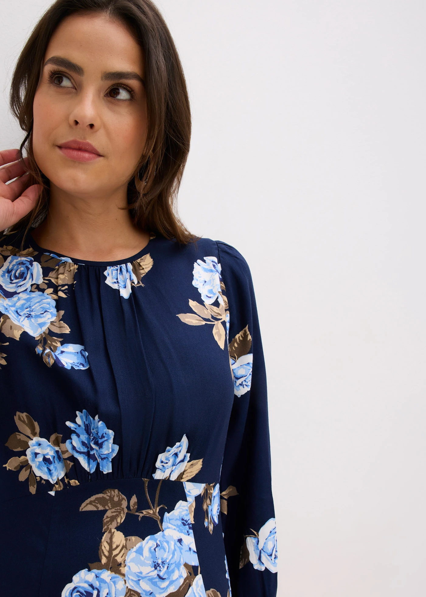 Rochie tip tunică • bleumarin floral • magazin bonprix